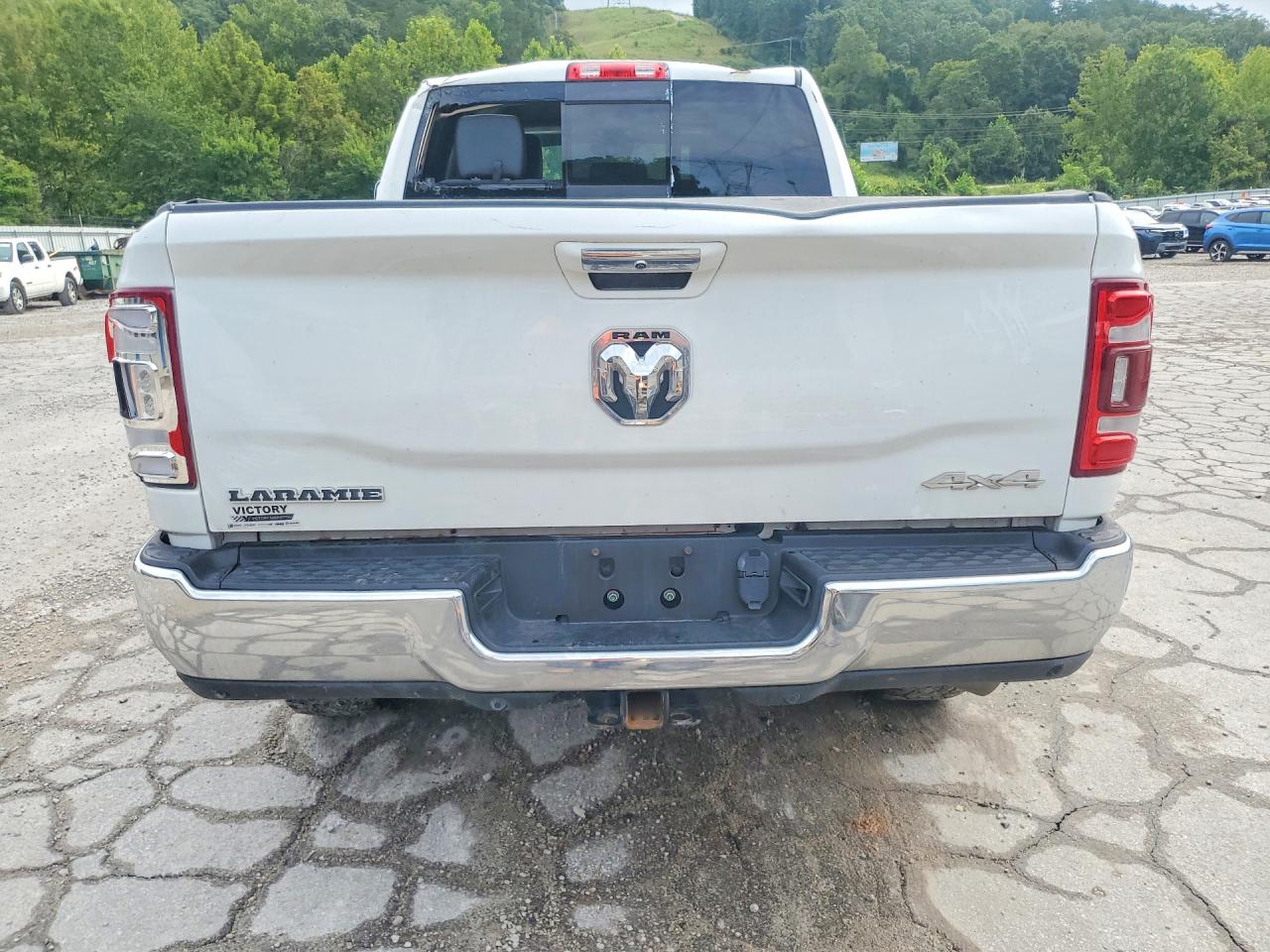 2019 Ram 2500 Laramie White vin: 3C6UR5FL0KG537754