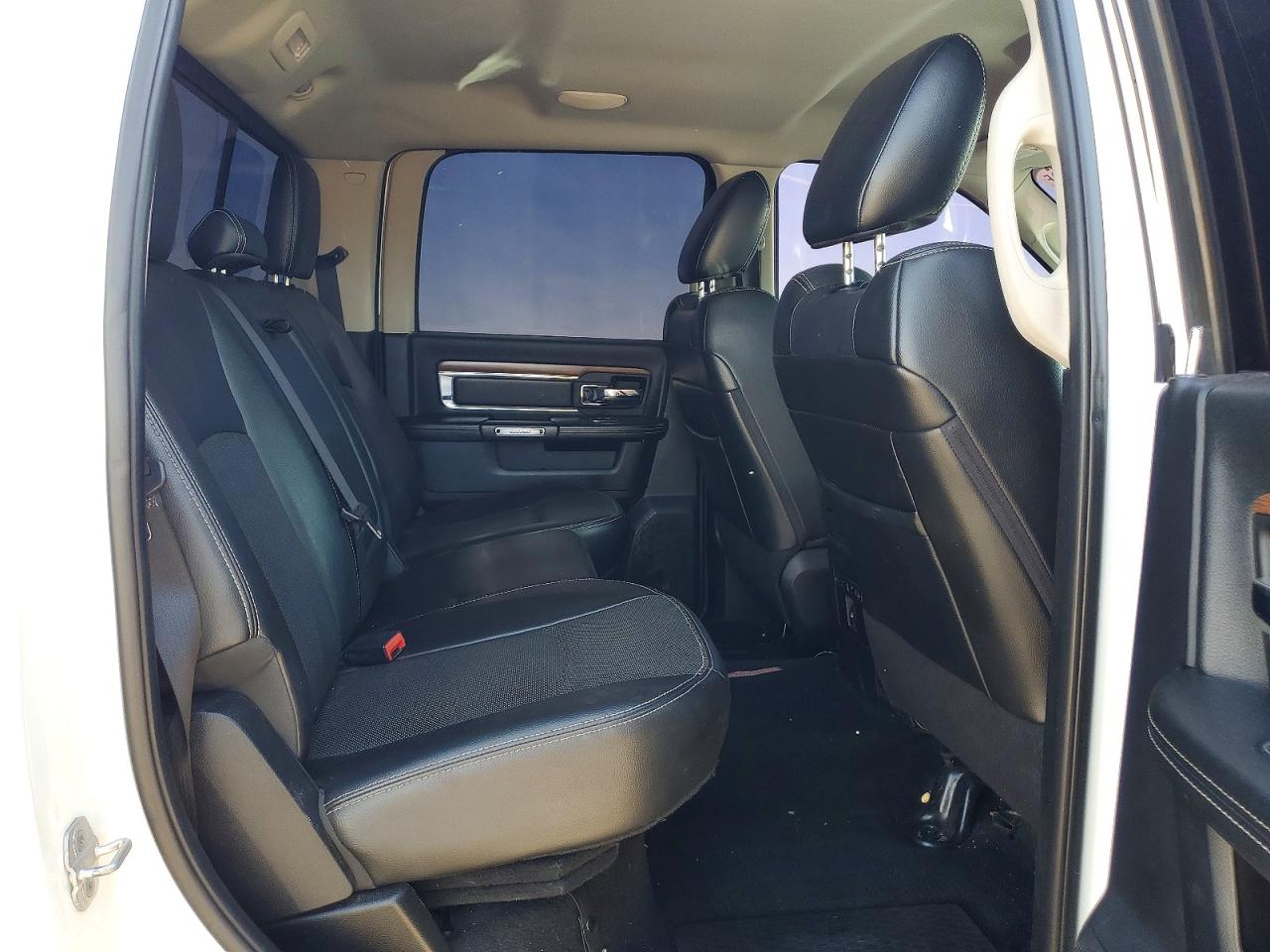 2013 Ram 2500 Laramie White vin: 3C6UR5FL1DG573276
