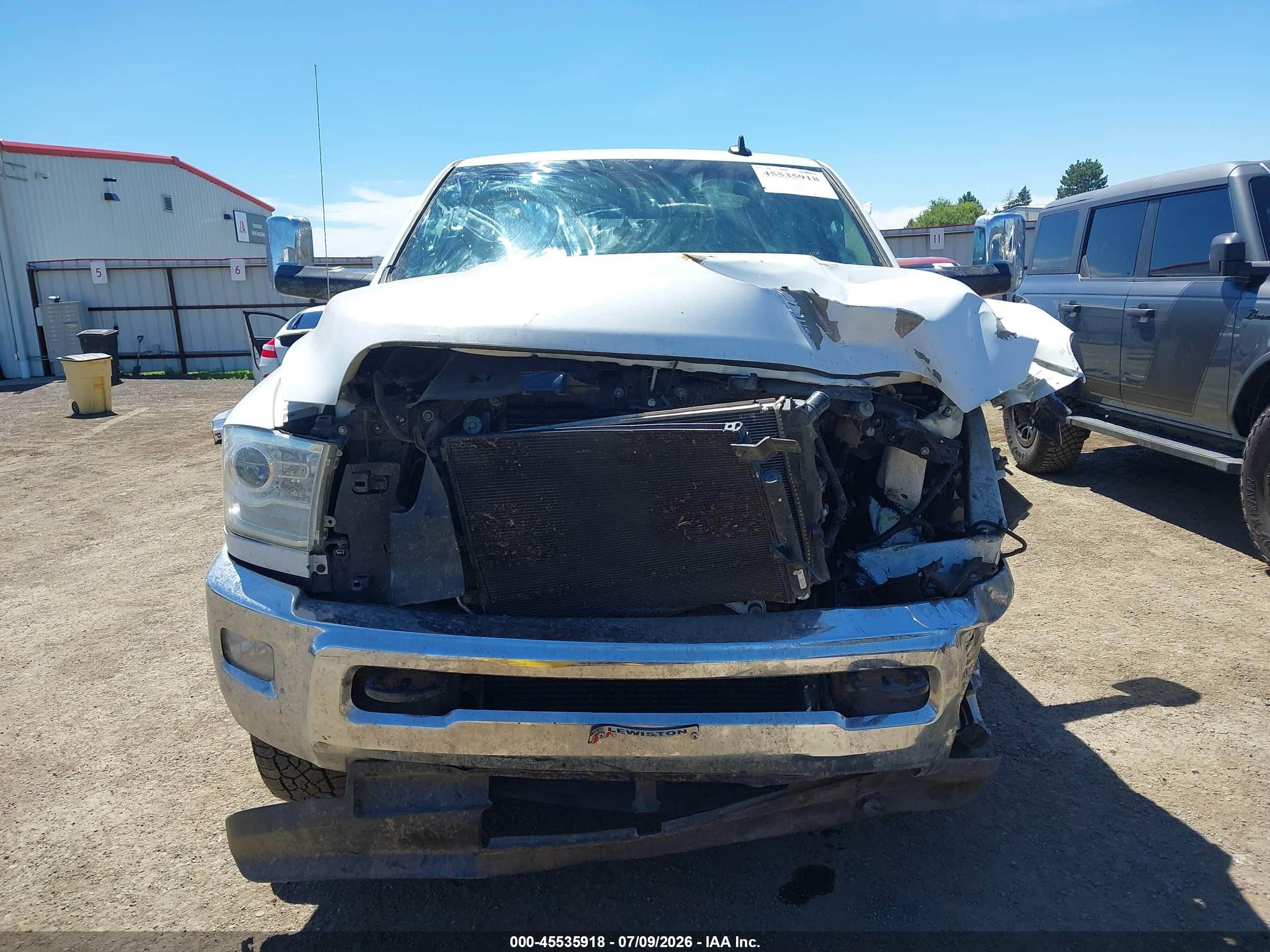 2014 Ram 2500 Laramie Белый vin: 3C6UR5FL2EG283792