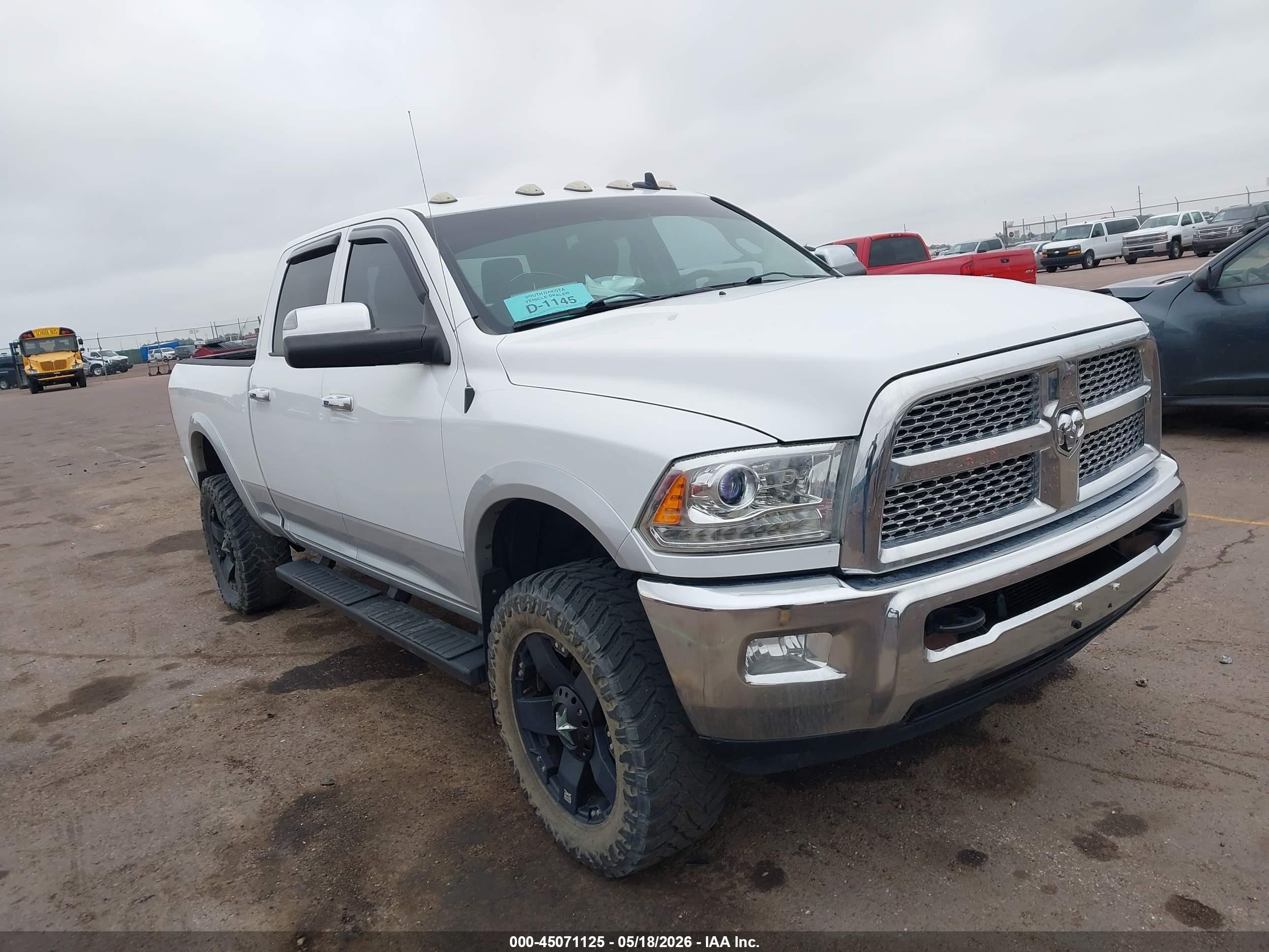 2015 Ram 2500 Laramie White vin: 3C6UR5FL2FG603467