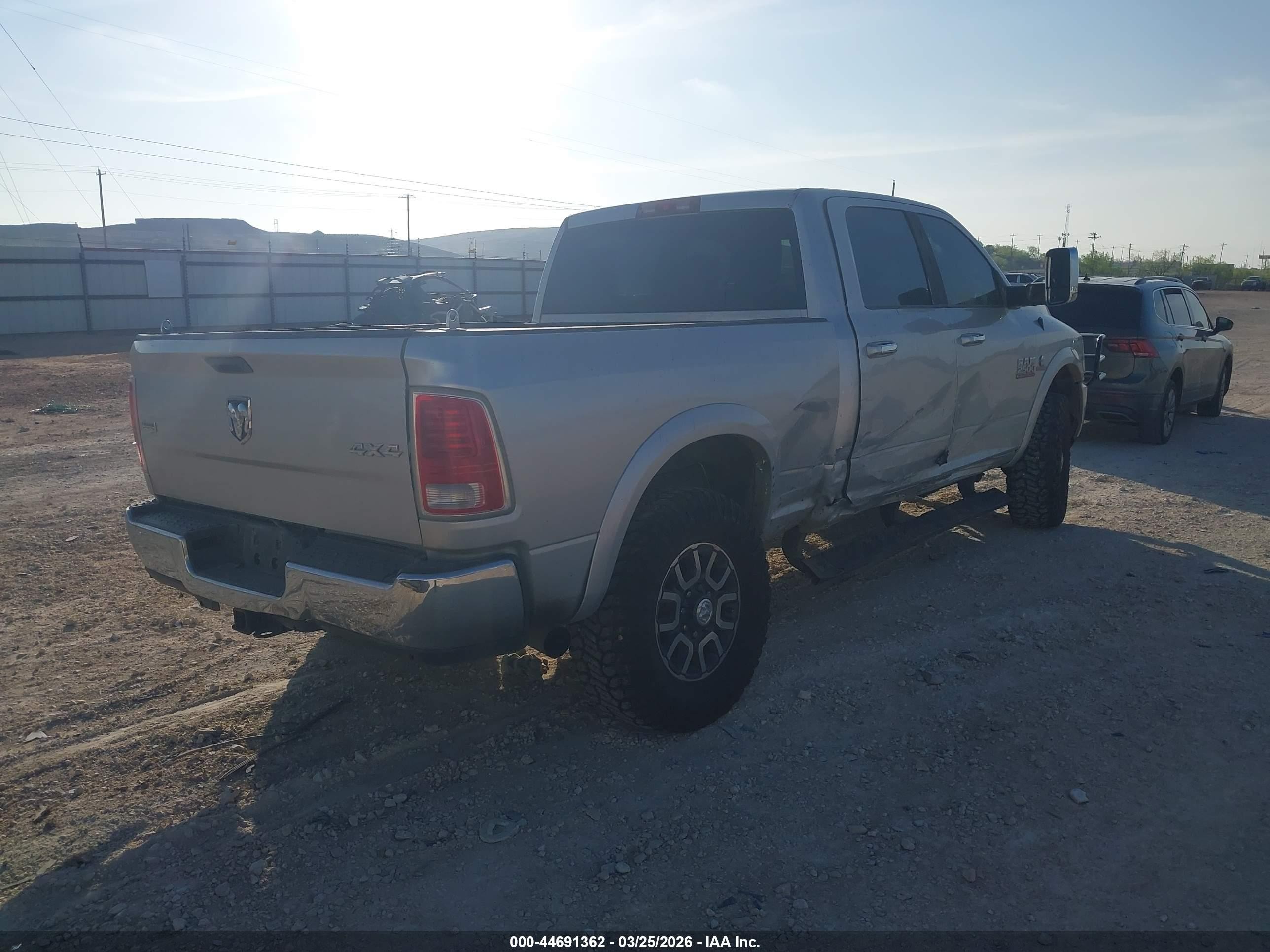 2015 Ram 2500 Laramie Silver vin: 3C6UR5FL3FG515897