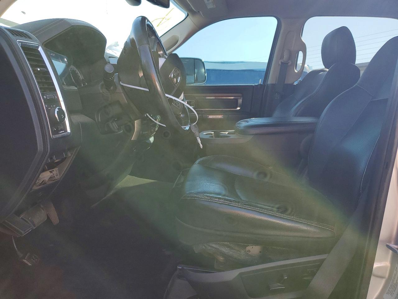 2015 Ram 2500 Laramie Silver vin: 3C6UR5FL3FG584444