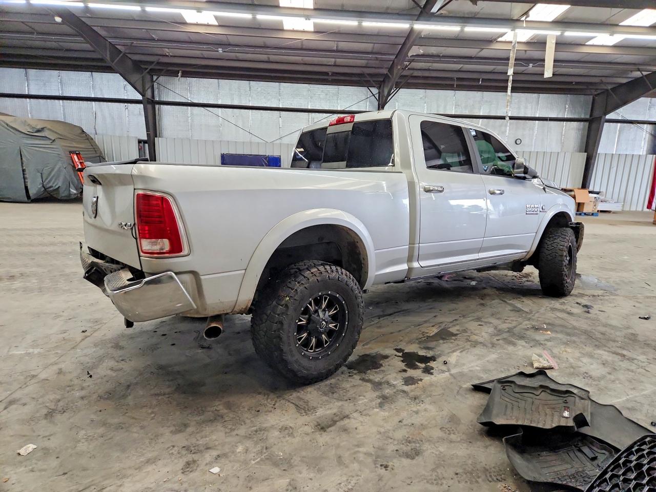 2015 Ram 2500 Laramie Silver vin: 3C6UR5FL3FG584444