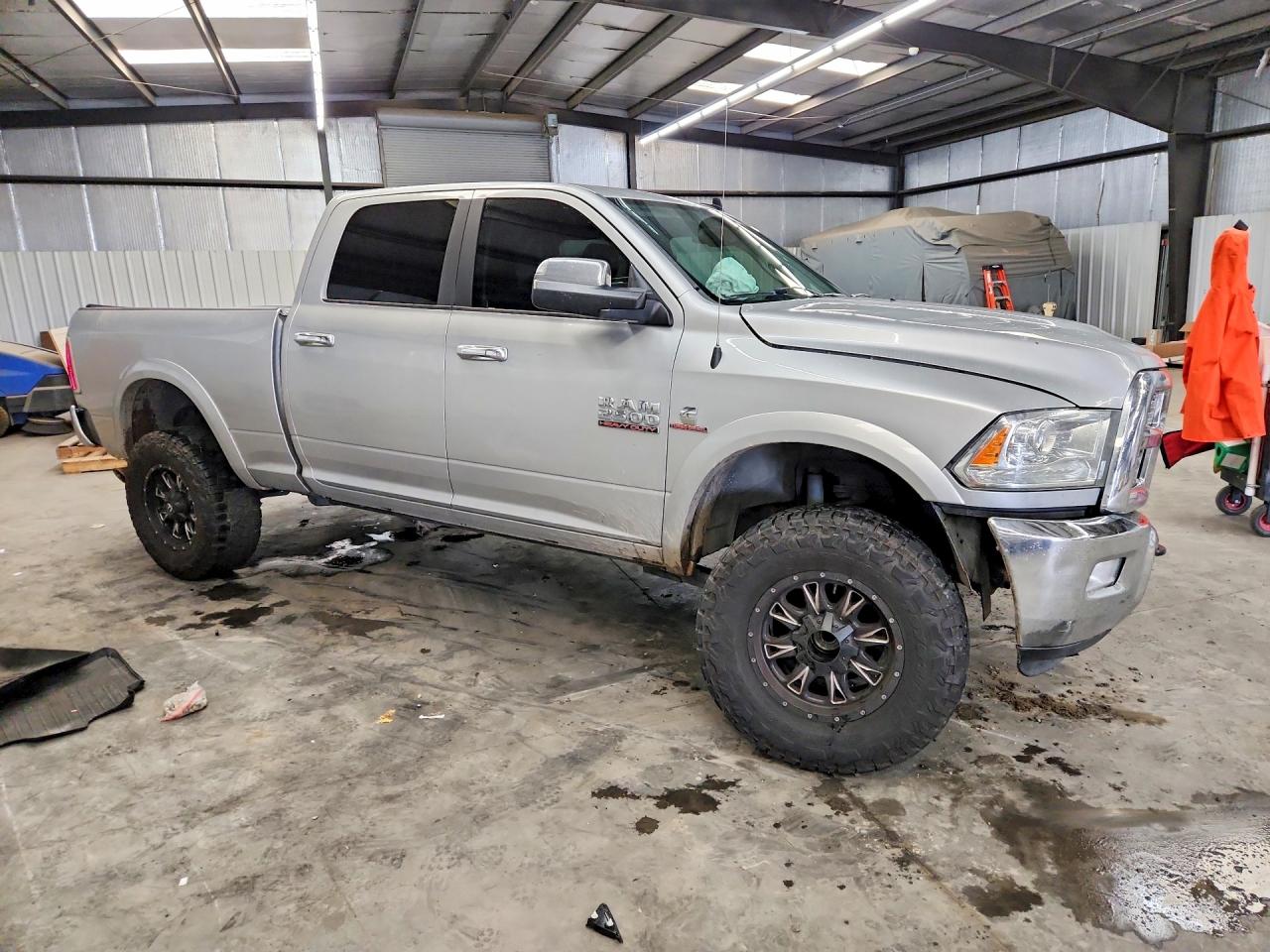 2015 Ram 2500 Laramie Silver vin: 3C6UR5FL3FG584444