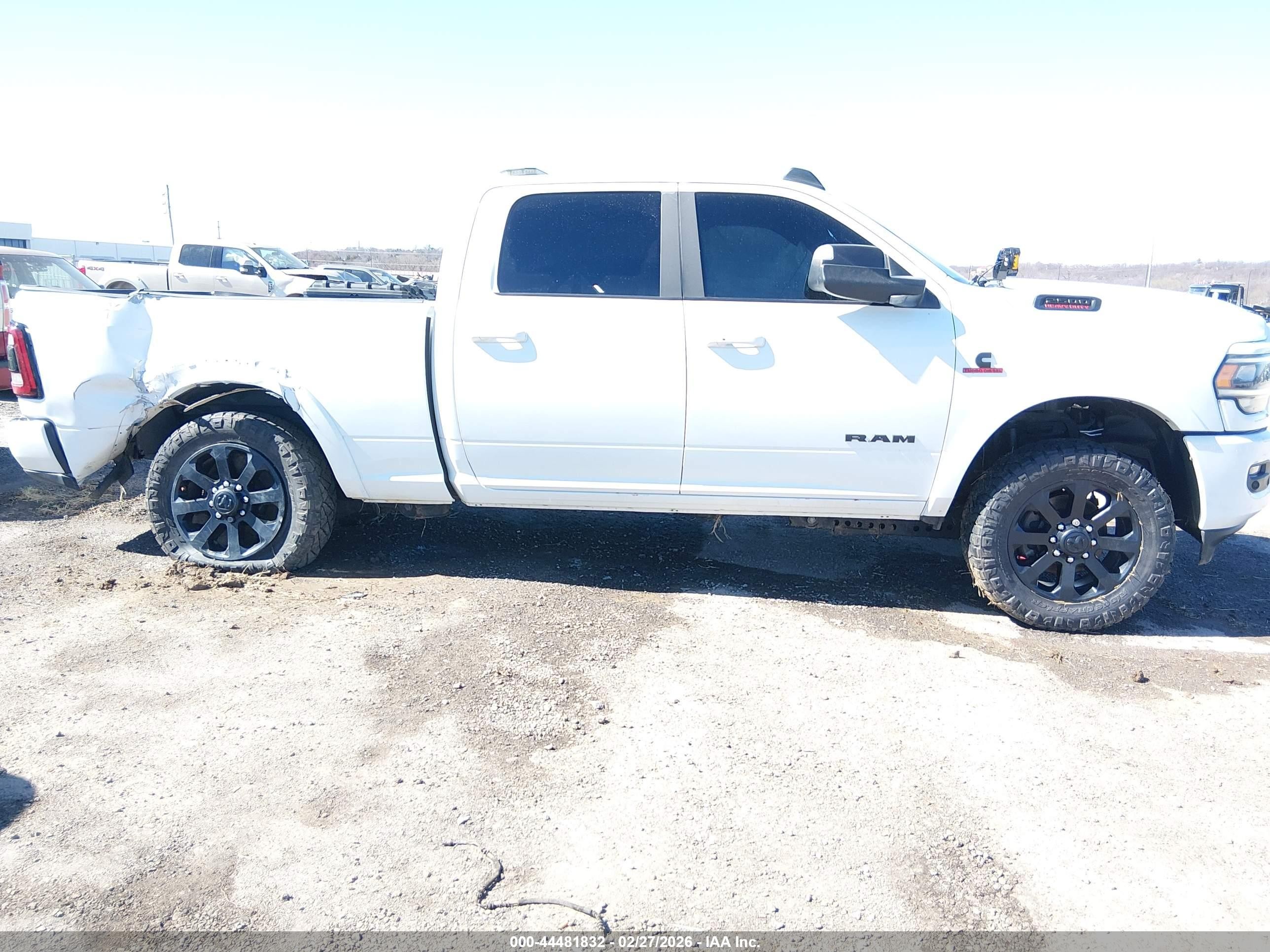 2022 Ram 2500 Laramie  4x4 6'4 Box White vin: 3C6UR5FL3NG371489