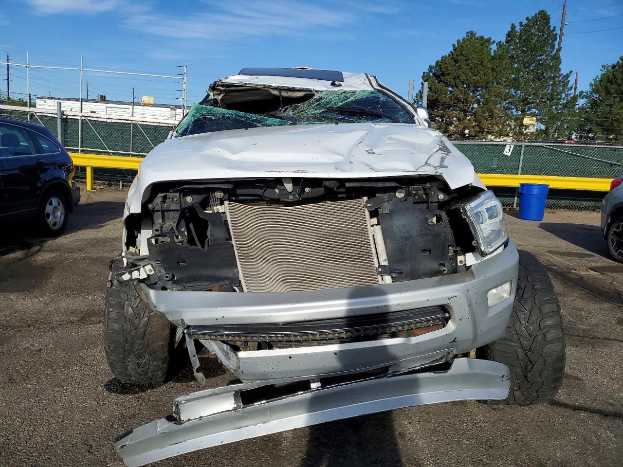 2015 Ram 2500 Laramie White vin: 3C6UR5FL6FG570604