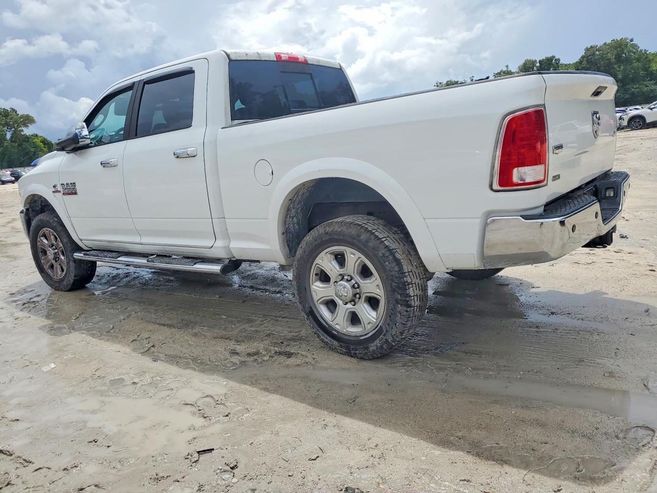 2015 Ram 2500 Laramie White vin: 3C6UR5FL7FG646721