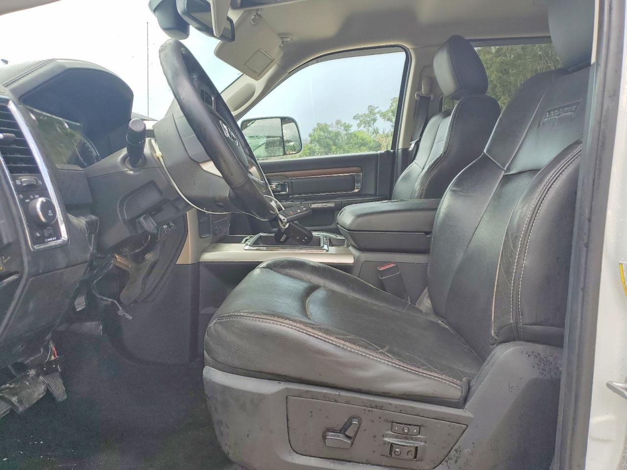 2015 Ram 2500 Laramie White vin: 3C6UR5FL7FG646721