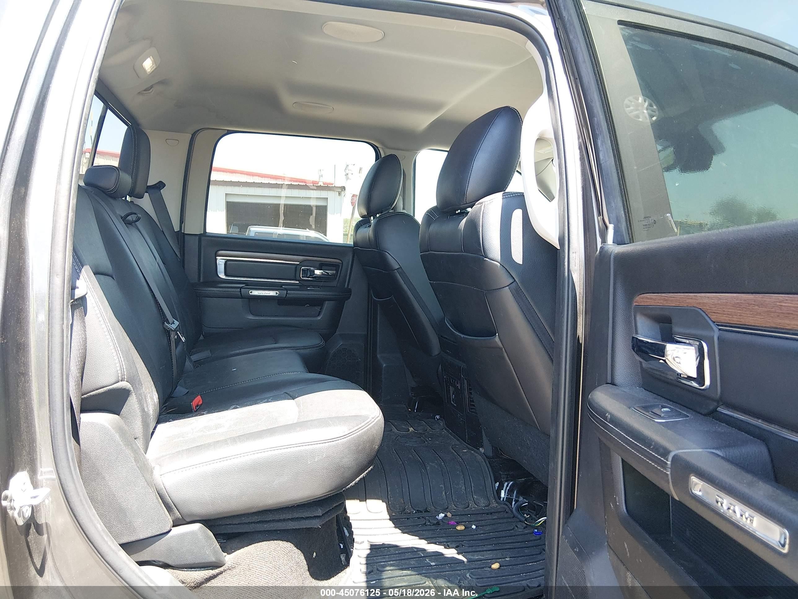 2017 Ram 2500 Laramie  4x4 6'4 Box Серый vin: 3C6UR5FL7HG786741