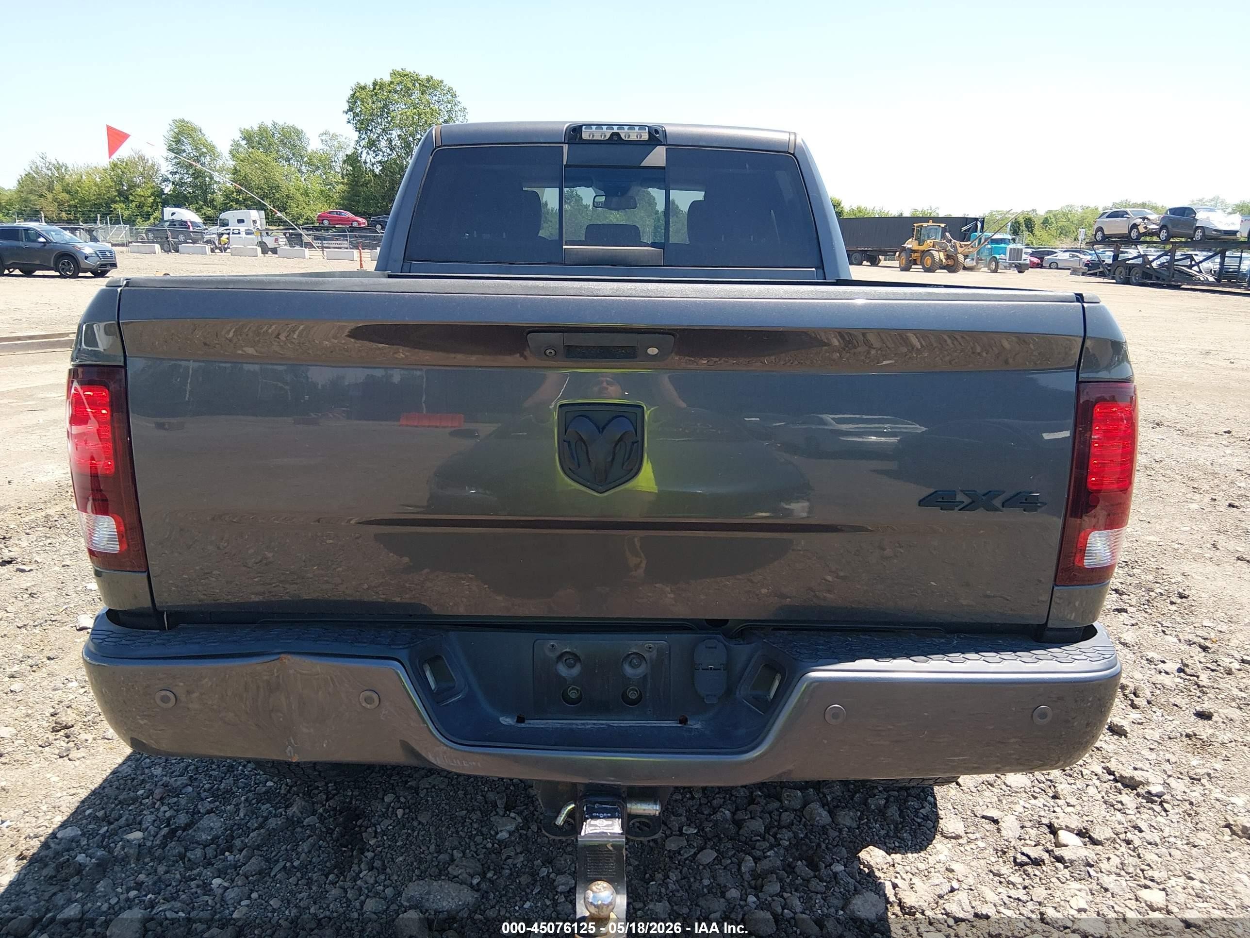 2017 Ram 2500 Laramie  4x4 6'4 Box Серый vin: 3C6UR5FL7HG786741