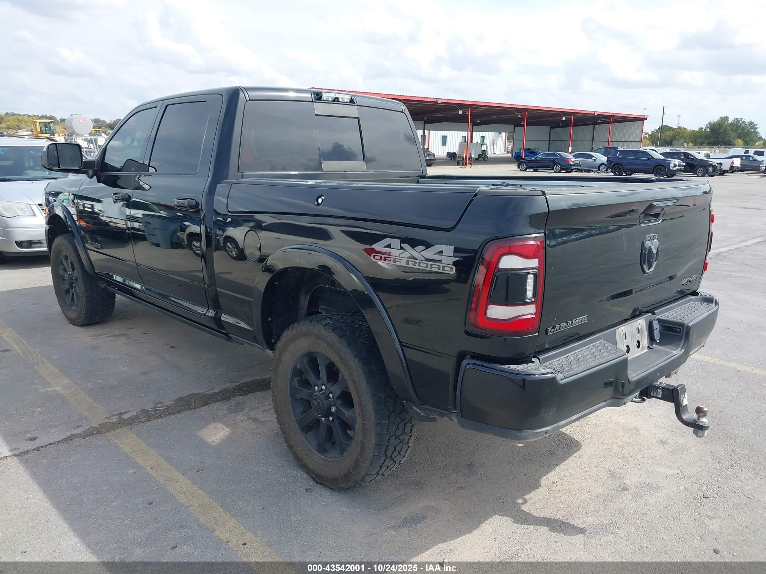 2021 Ram 2500 Laramie  4x4 6'4 Box Черный vin: 3C6UR5FL9MG545452