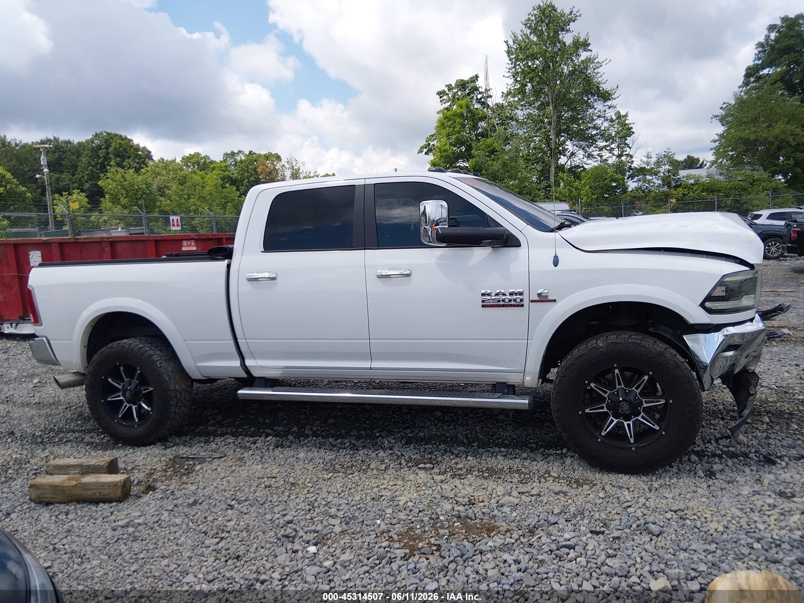 2013 Ram 2500 Laramie White vin: 3C6UR5FLXDG560719