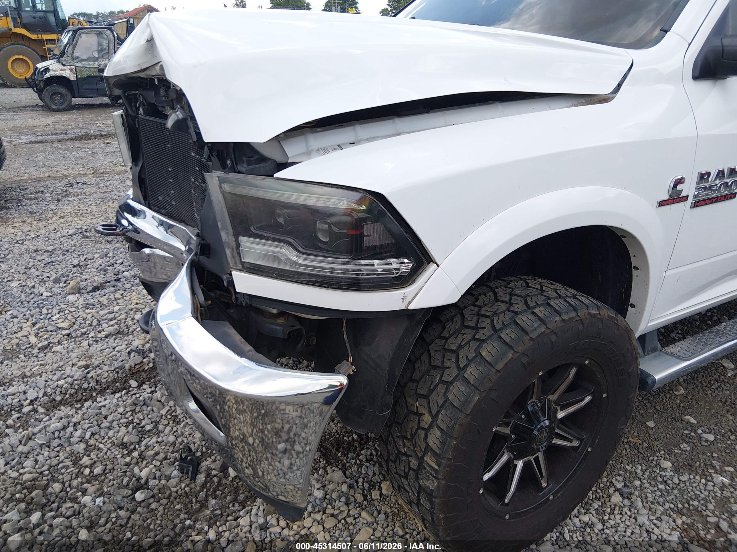 2013 Ram 2500 Laramie White vin: 3C6UR5FLXDG560719