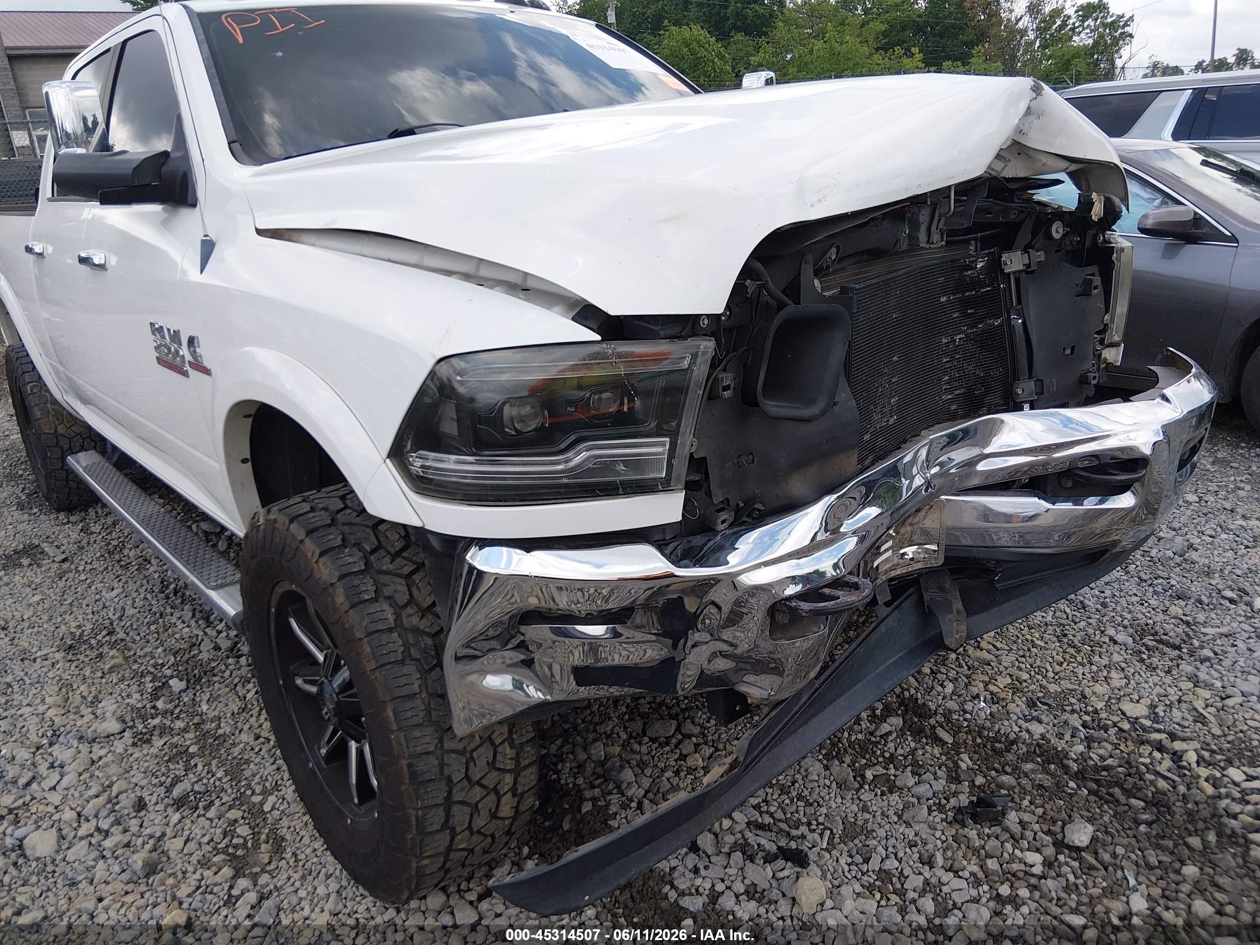 2013 Ram 2500 Laramie White vin: 3C6UR5FLXDG560719