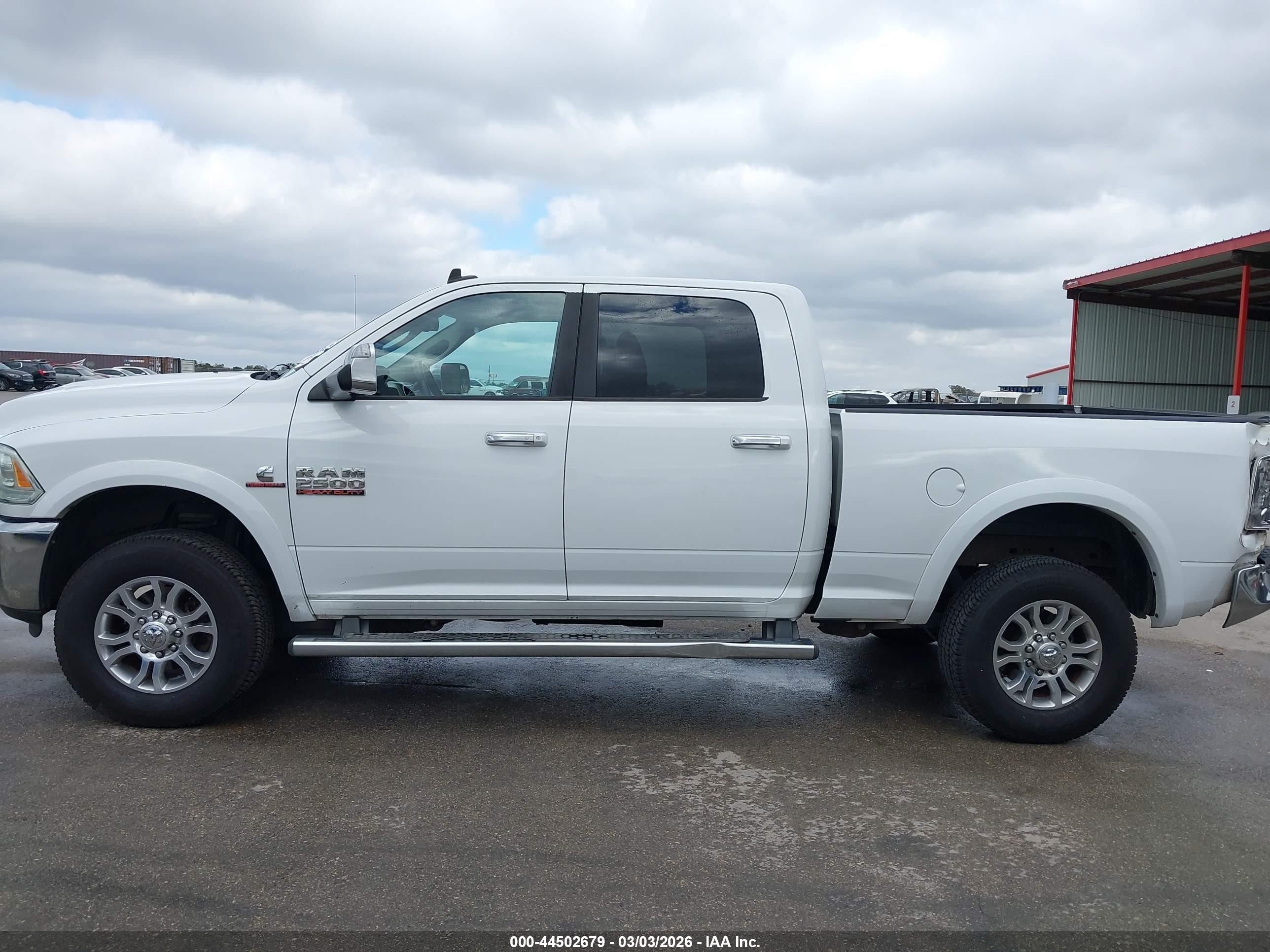 2014 Ram 2500 Laramie White vin: 3C6UR5FLXEG183164