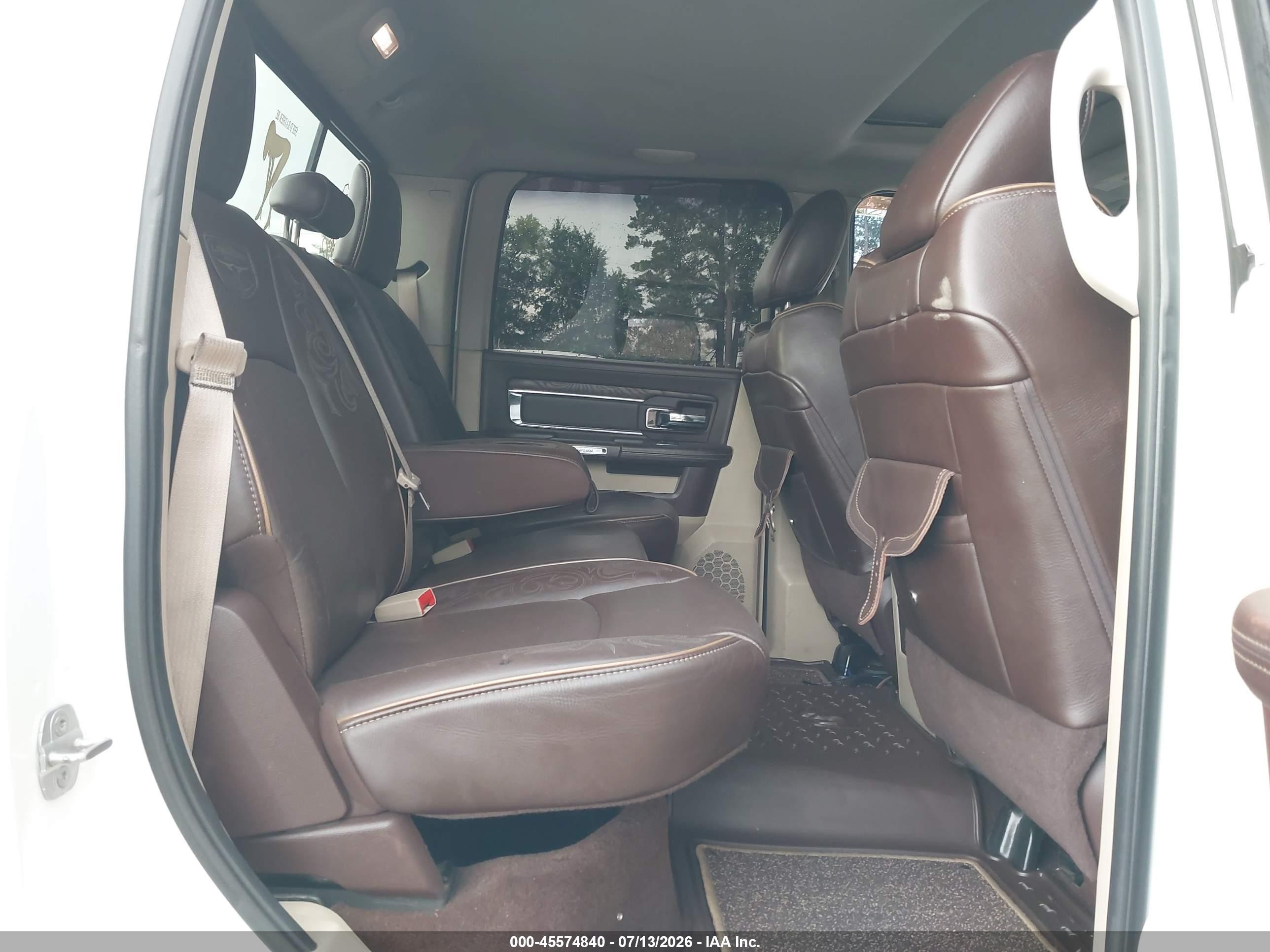 2014 Ram 2500 Longhorn White vin: 3C6UR5GL0EG239451