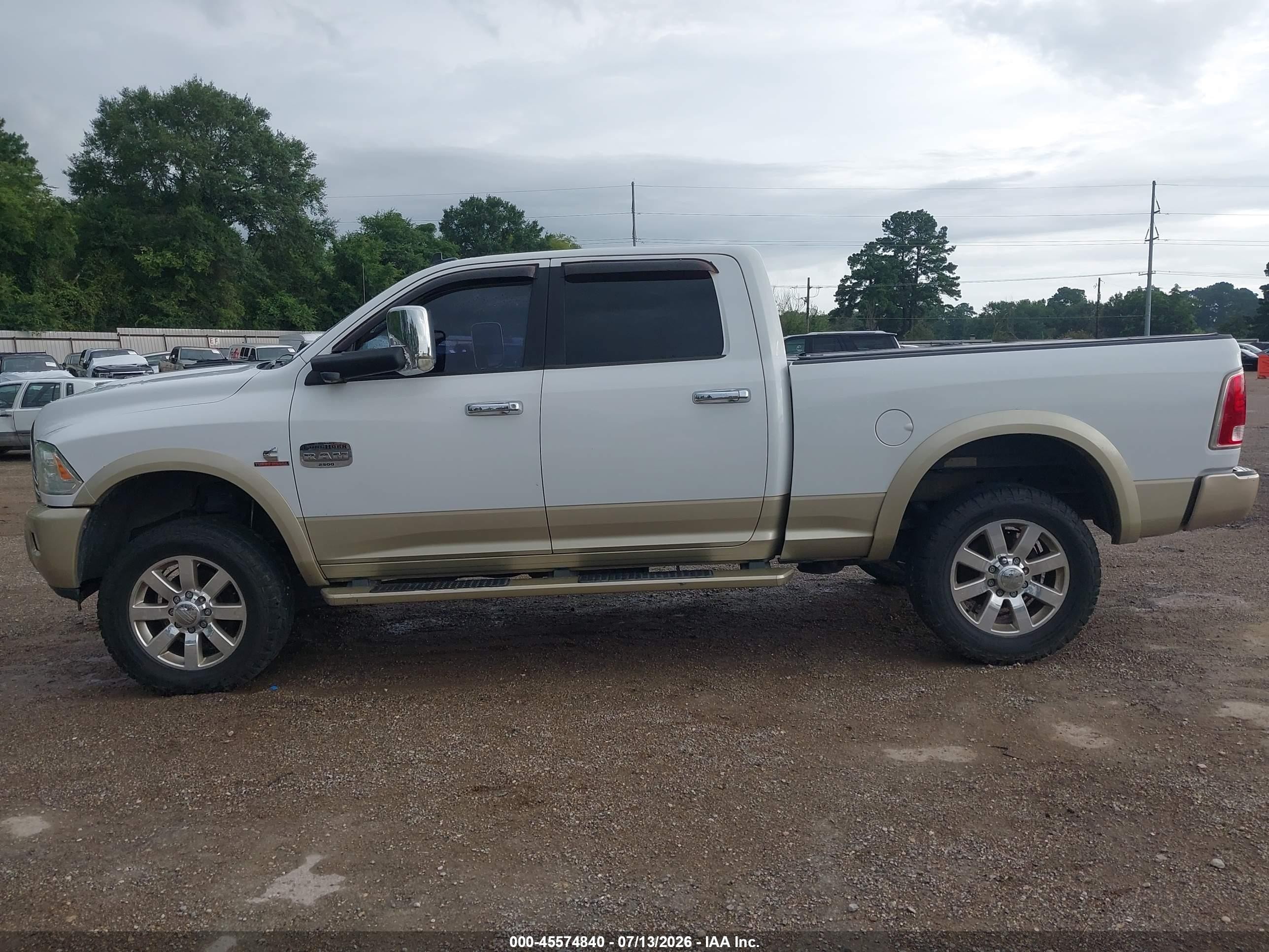2014 Ram 2500 Longhorn White vin: 3C6UR5GL0EG239451