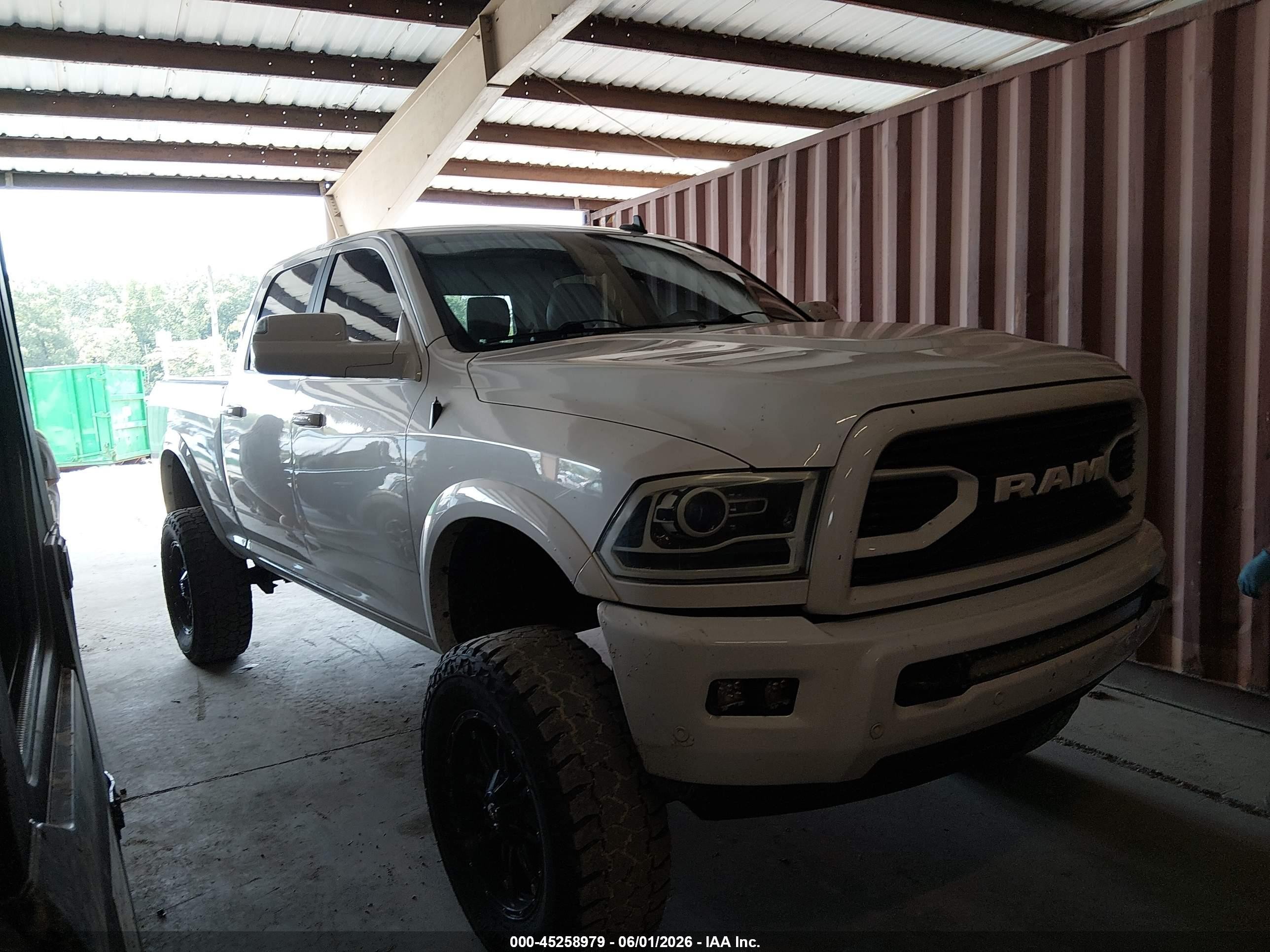 2016 Ram 2500 Laramie Longhorn White vin: 3C6UR5GL5GG106803
