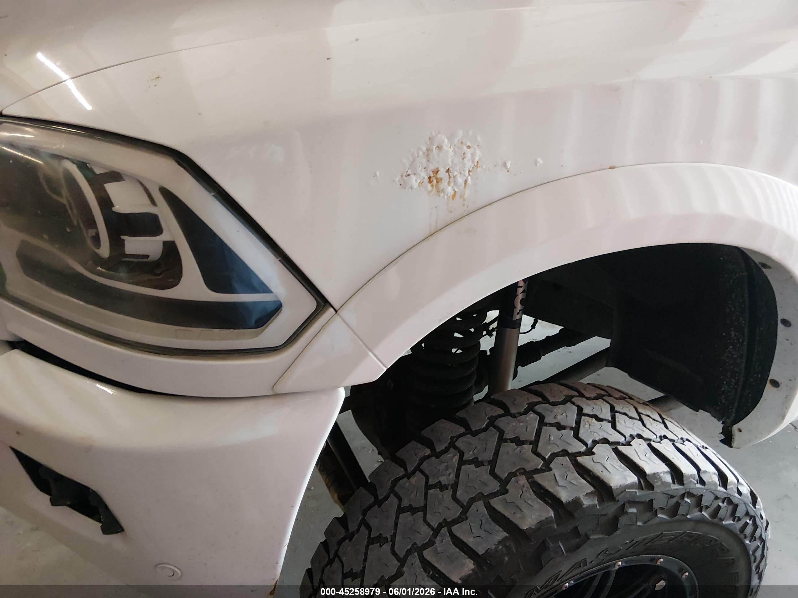 2016 Ram 2500 Laramie Longhorn White vin: 3C6UR5GL5GG106803