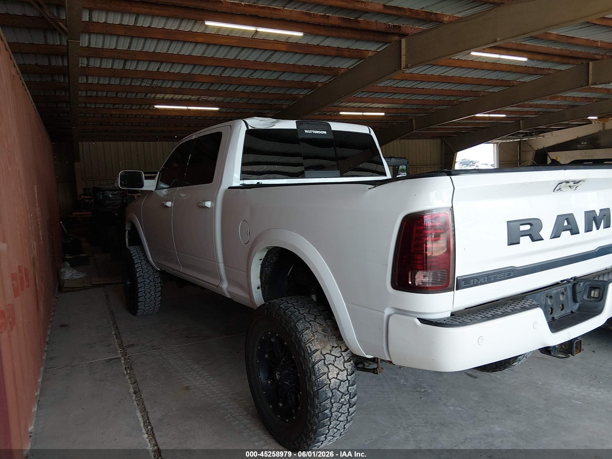 2016 Ram 2500 Laramie Longhorn White vin: 3C6UR5GL5GG106803
