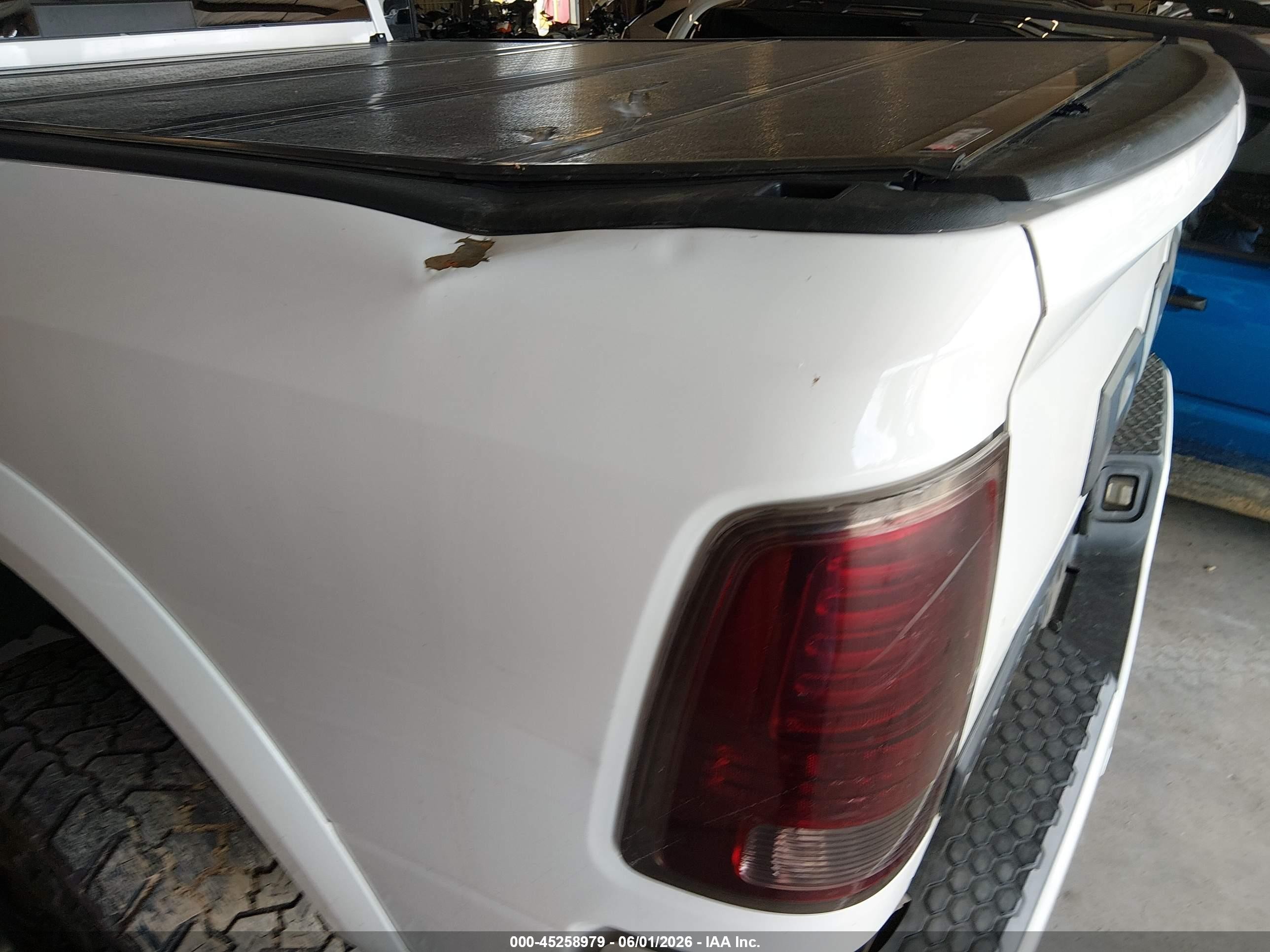 2016 Ram 2500 Laramie Longhorn White vin: 3C6UR5GL5GG106803