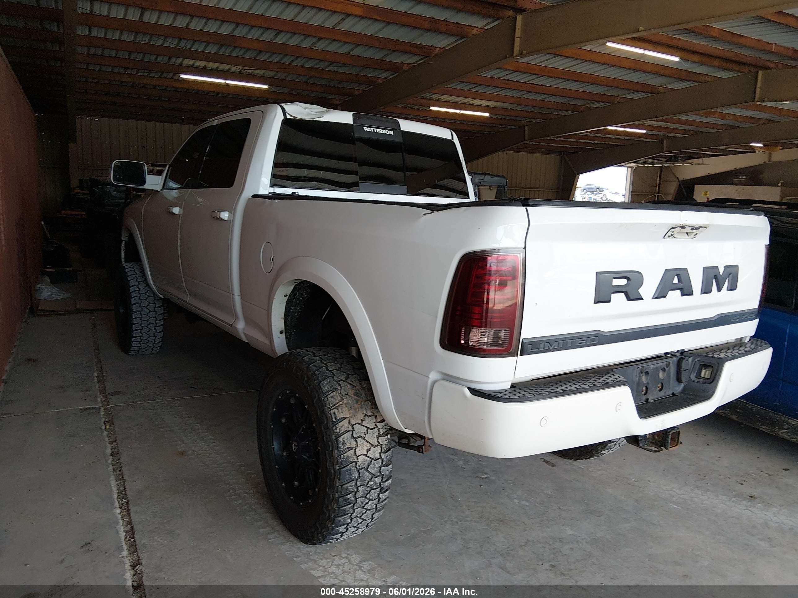 2016 Ram 2500 Laramie Longhorn White vin: 3C6UR5GL5GG106803