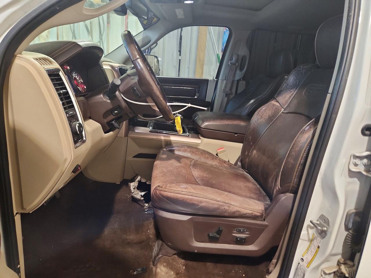 2013 Ram 2500 Longhorn White vin: 3C6UR5GLXDG526472