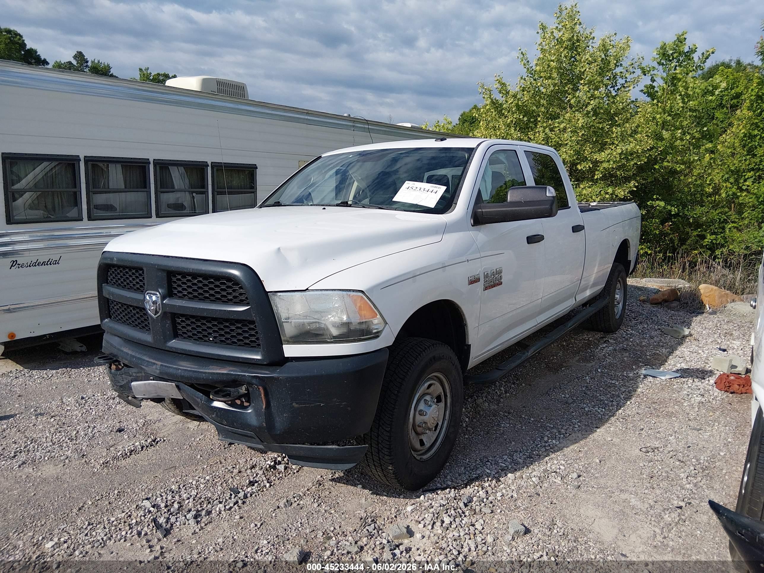 2015 Ram 2500 Tradesman White vin: 3C6UR5HJ0FG558296