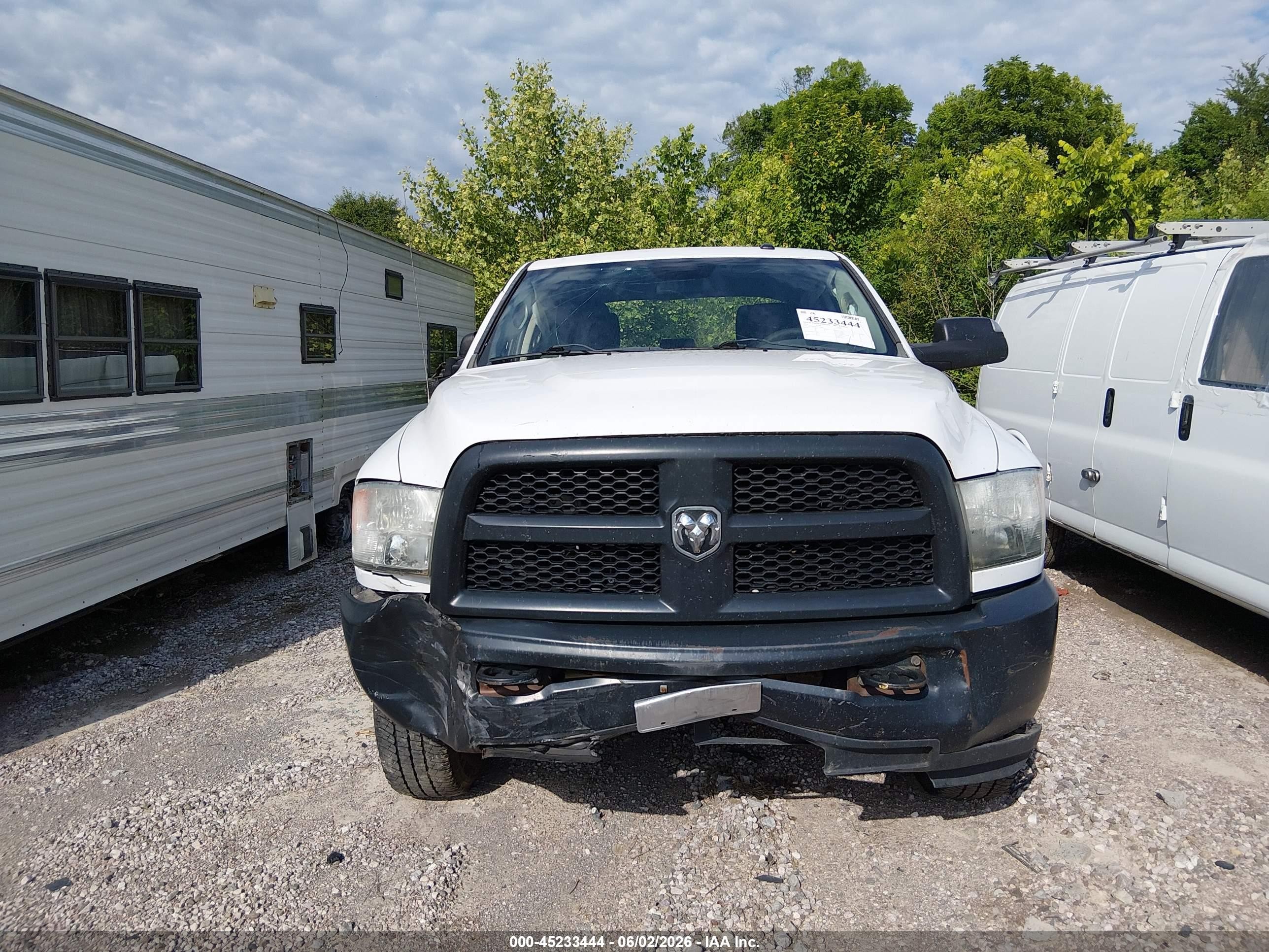 2015 Ram 2500 Tradesman White vin: 3C6UR5HJ0FG558296