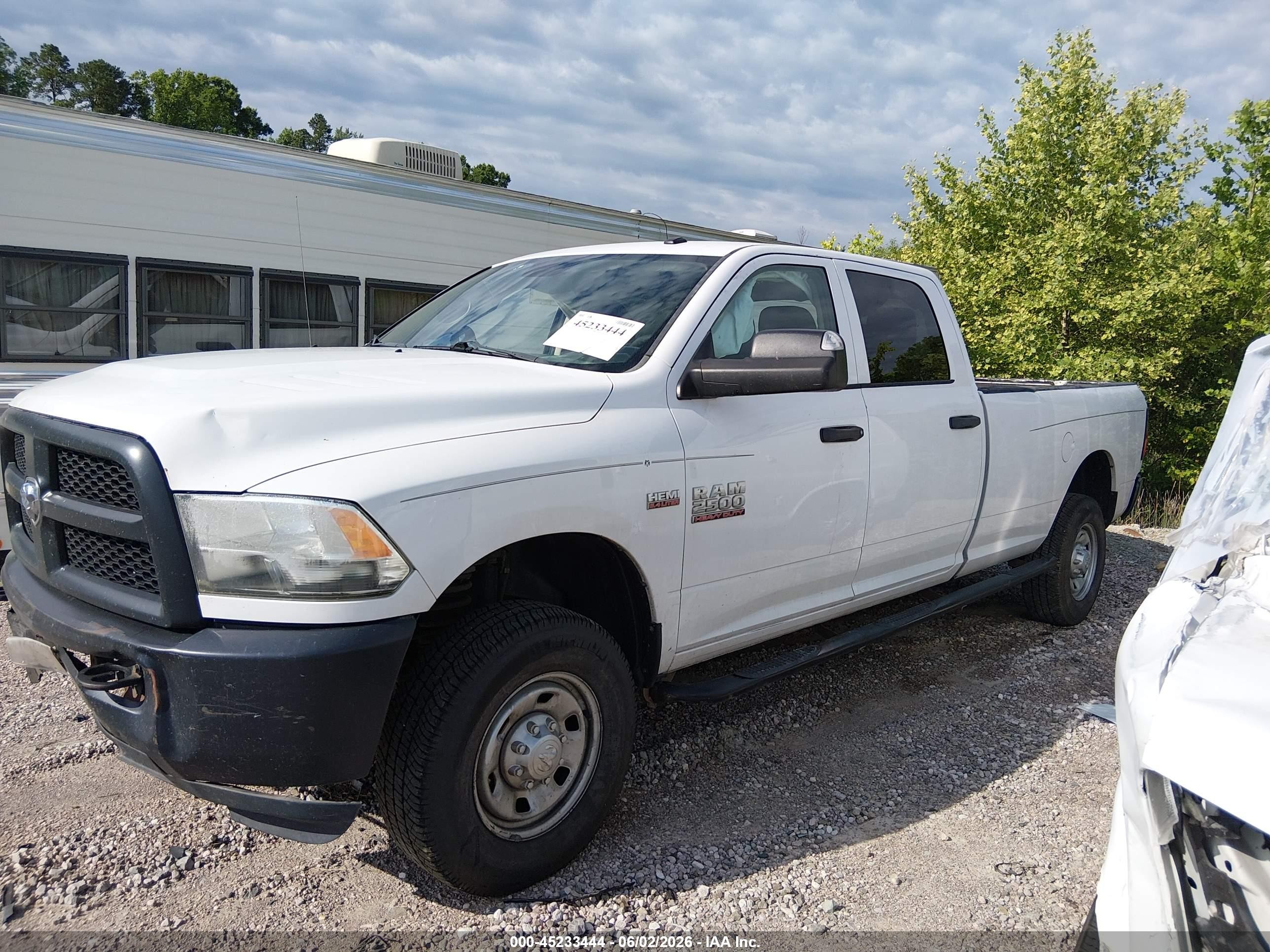2015 Ram 2500 Tradesman White vin: 3C6UR5HJ0FG558296