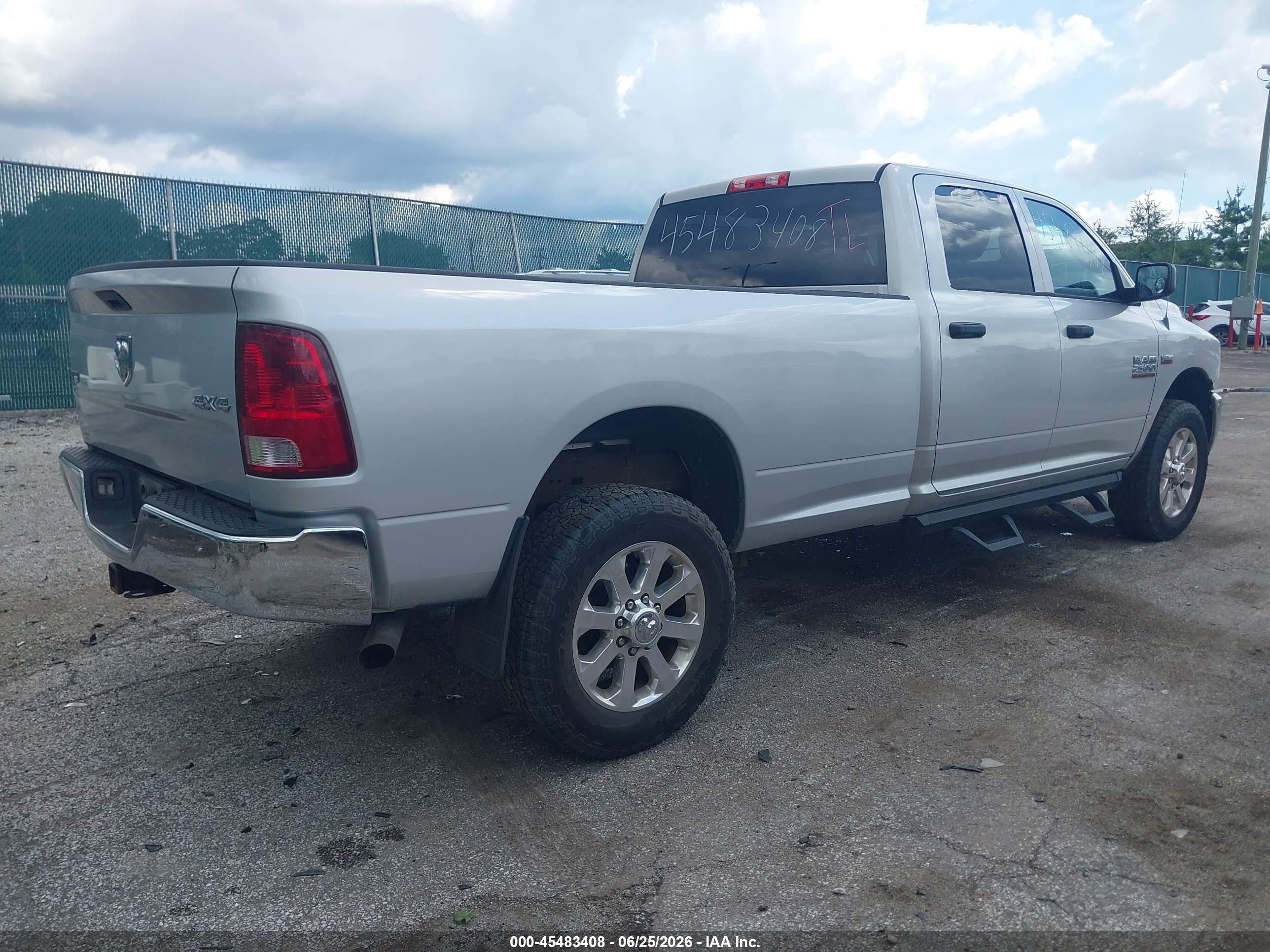 2014 Ram 2500 Tradesman Silver vin: 3C6UR5HJ1EG113645
