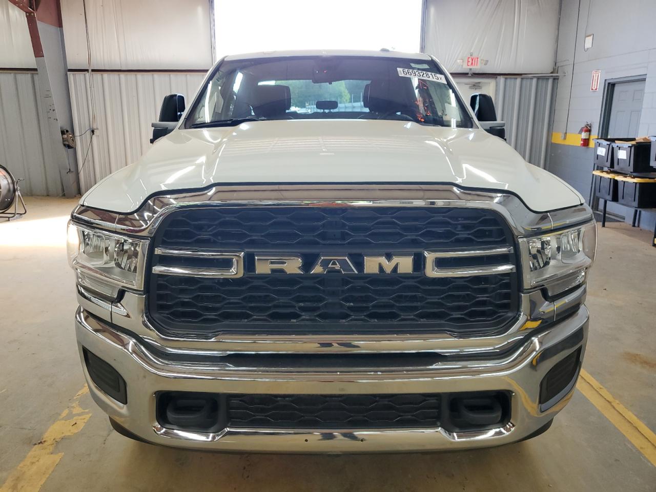 2023 Ram 2500 Tradesman White vin: 3C6UR5HJ2PG537032