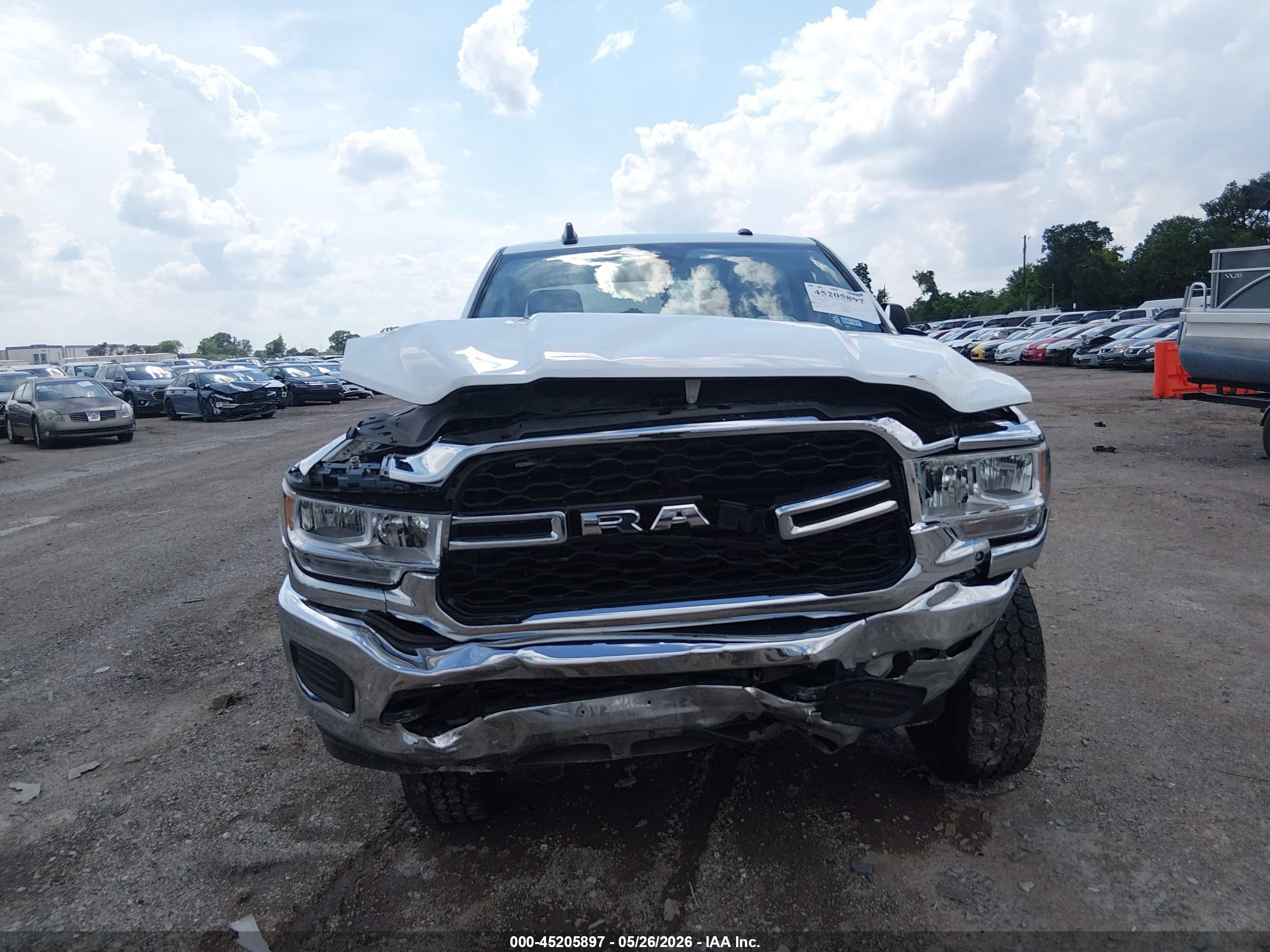 2020 Ram 2500 Tradesman  4x4 8' Box White vin: 3C6UR5HJ3LG141671
