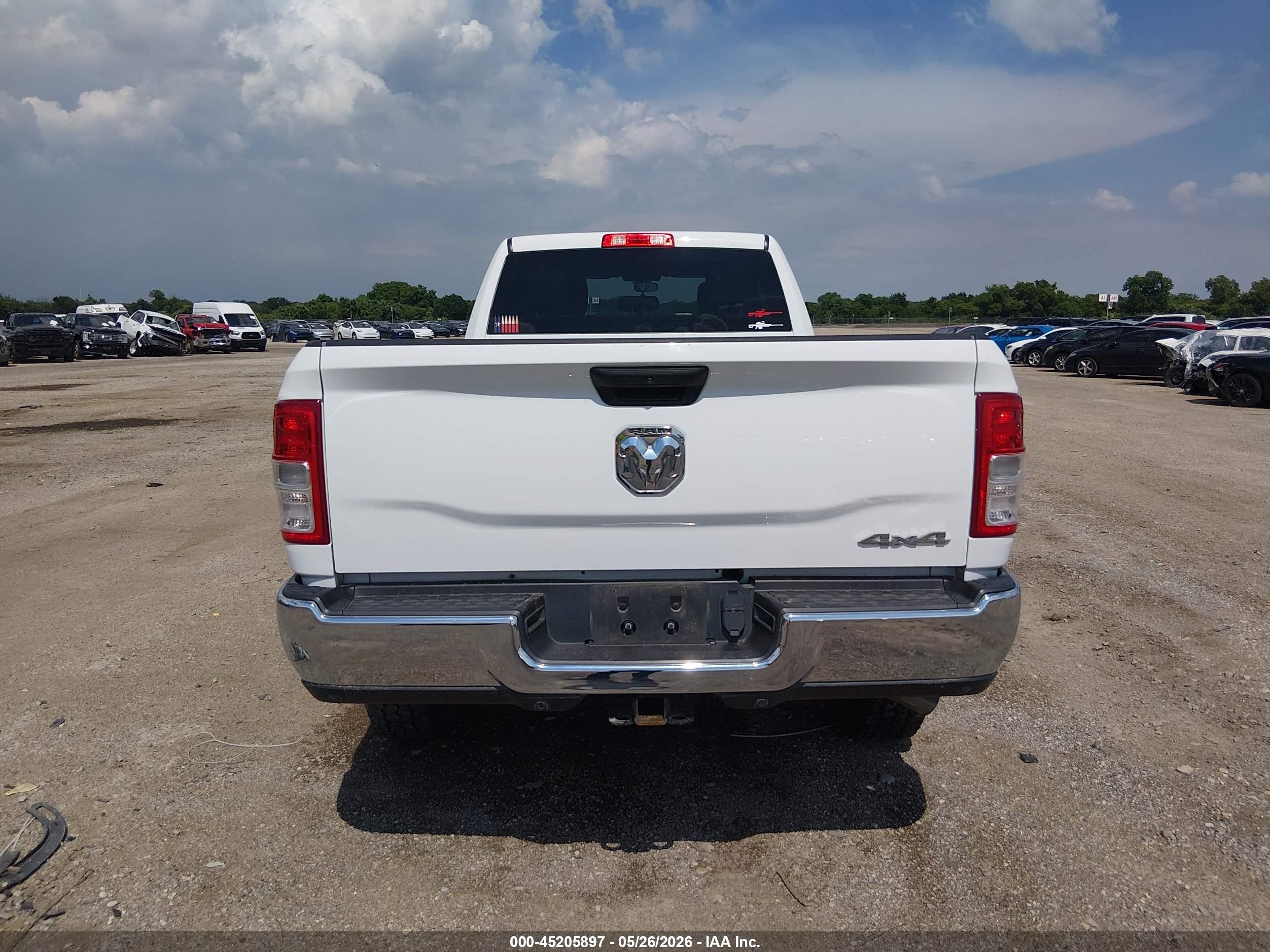 2020 Ram 2500 Tradesman  4x4 8' Box White vin: 3C6UR5HJ3LG141671