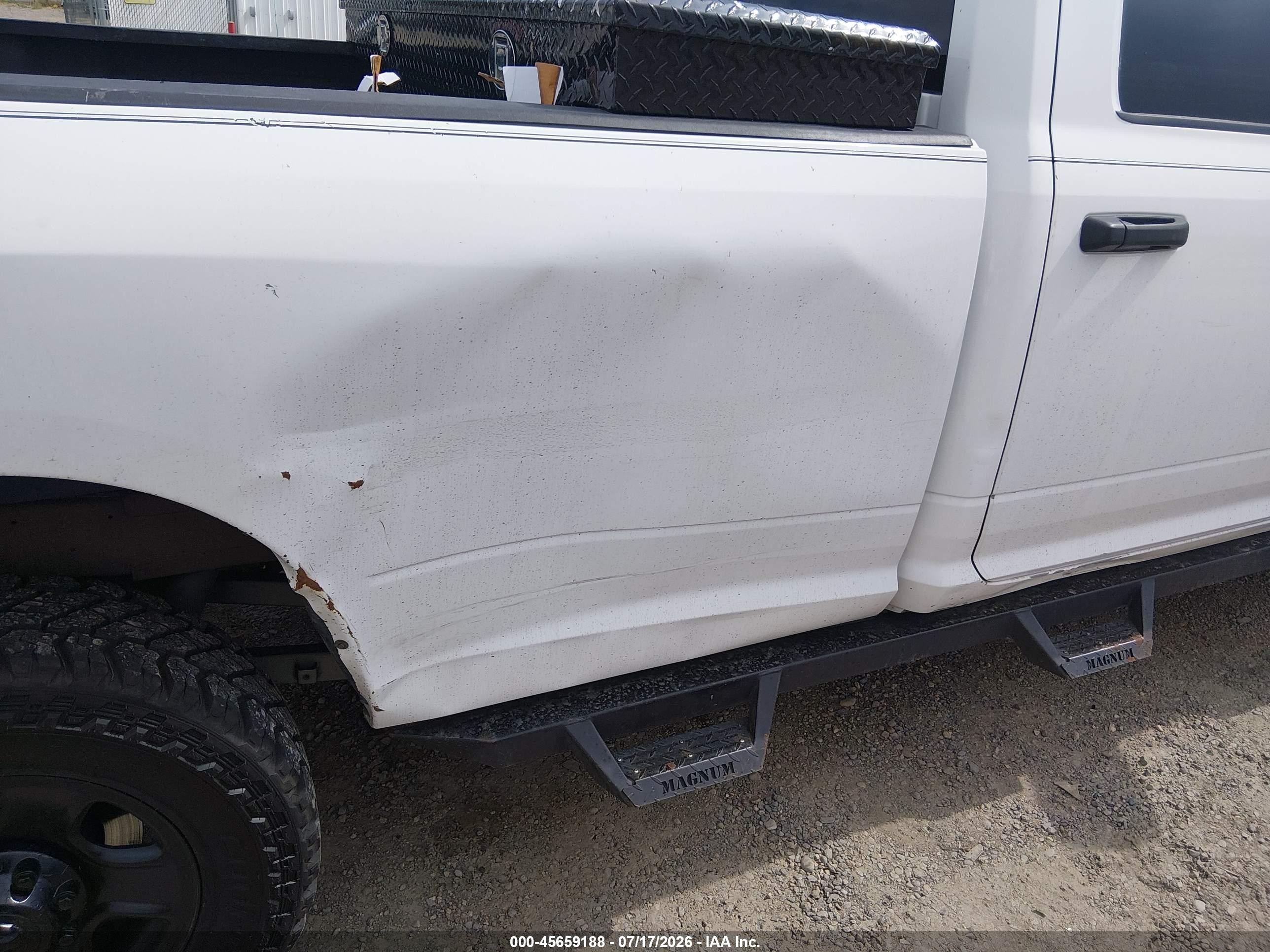 2014 Ram 2500 Tradesman White vin: 3C6UR5HJ5EG143358