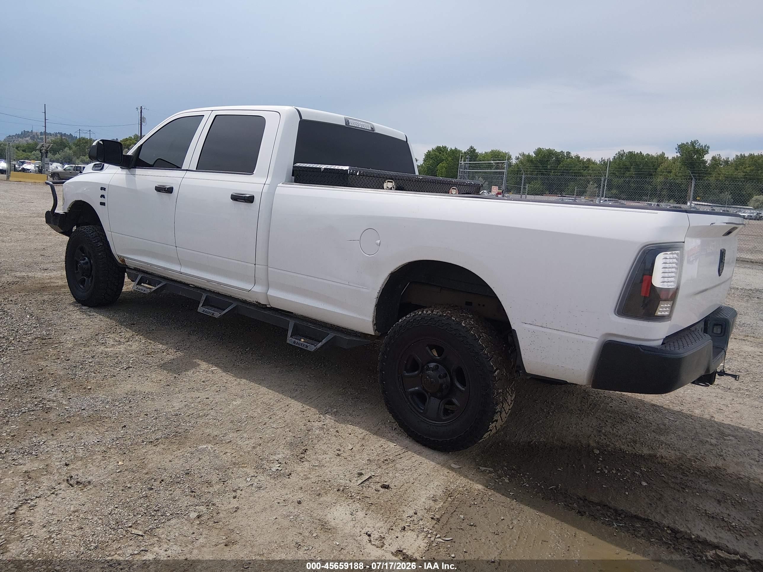 2014 Ram 2500 Tradesman White vin: 3C6UR5HJ5EG143358