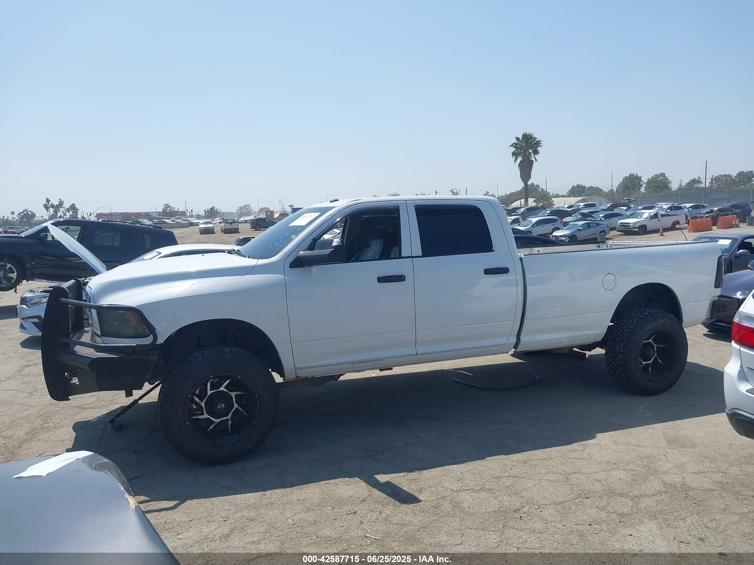2015 Ram 2500 Tradesman Белый vin: 3C6UR5HJXFG577728