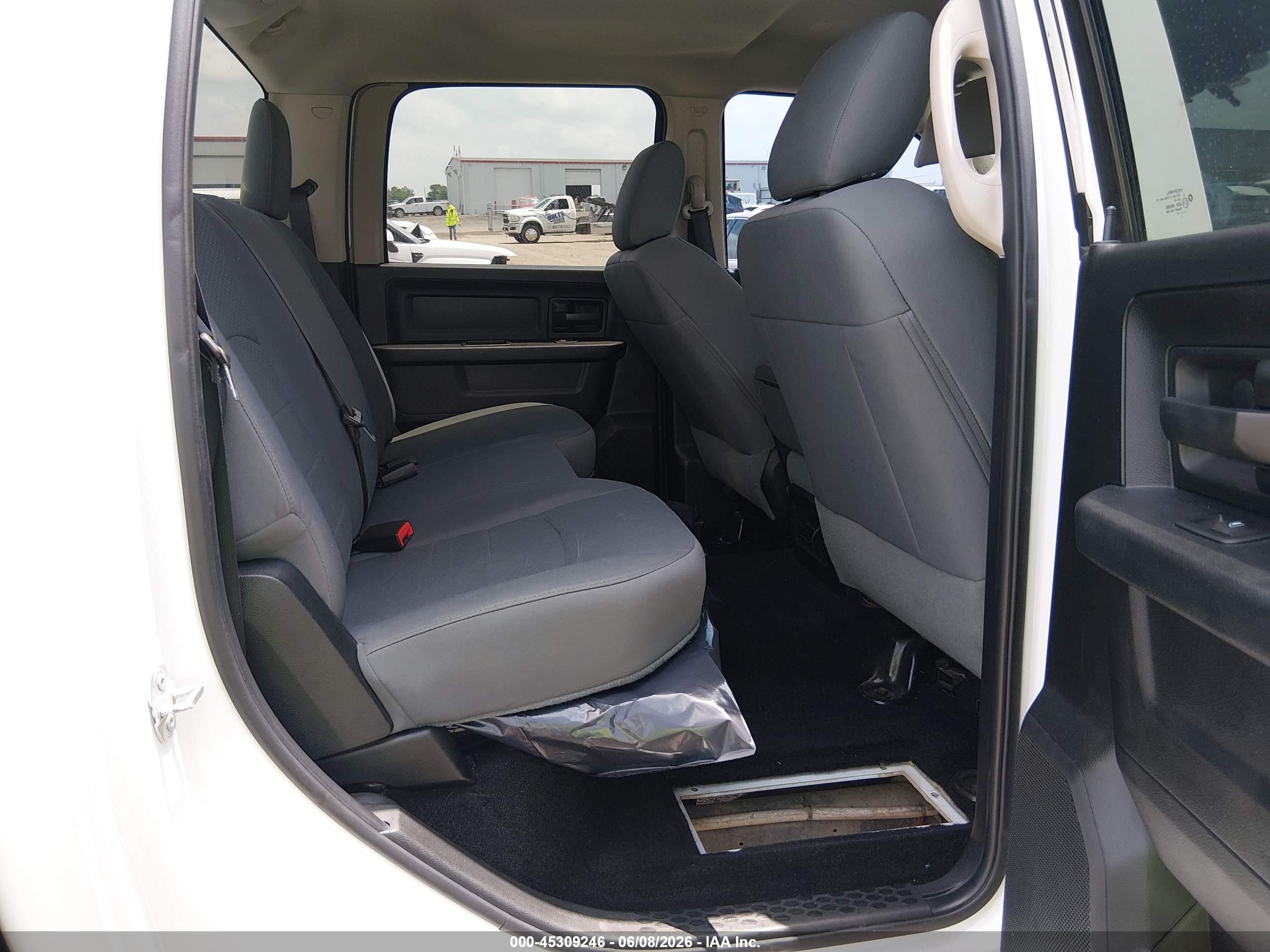 2015 Ram 2500 Tradesman White vin: 3C6UR5HJXFG649897