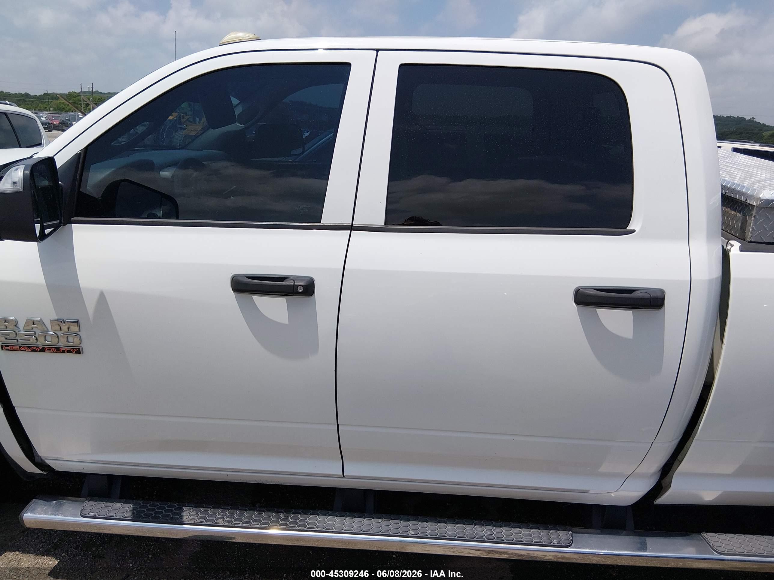 2015 Ram 2500 Tradesman White vin: 3C6UR5HJXFG649897