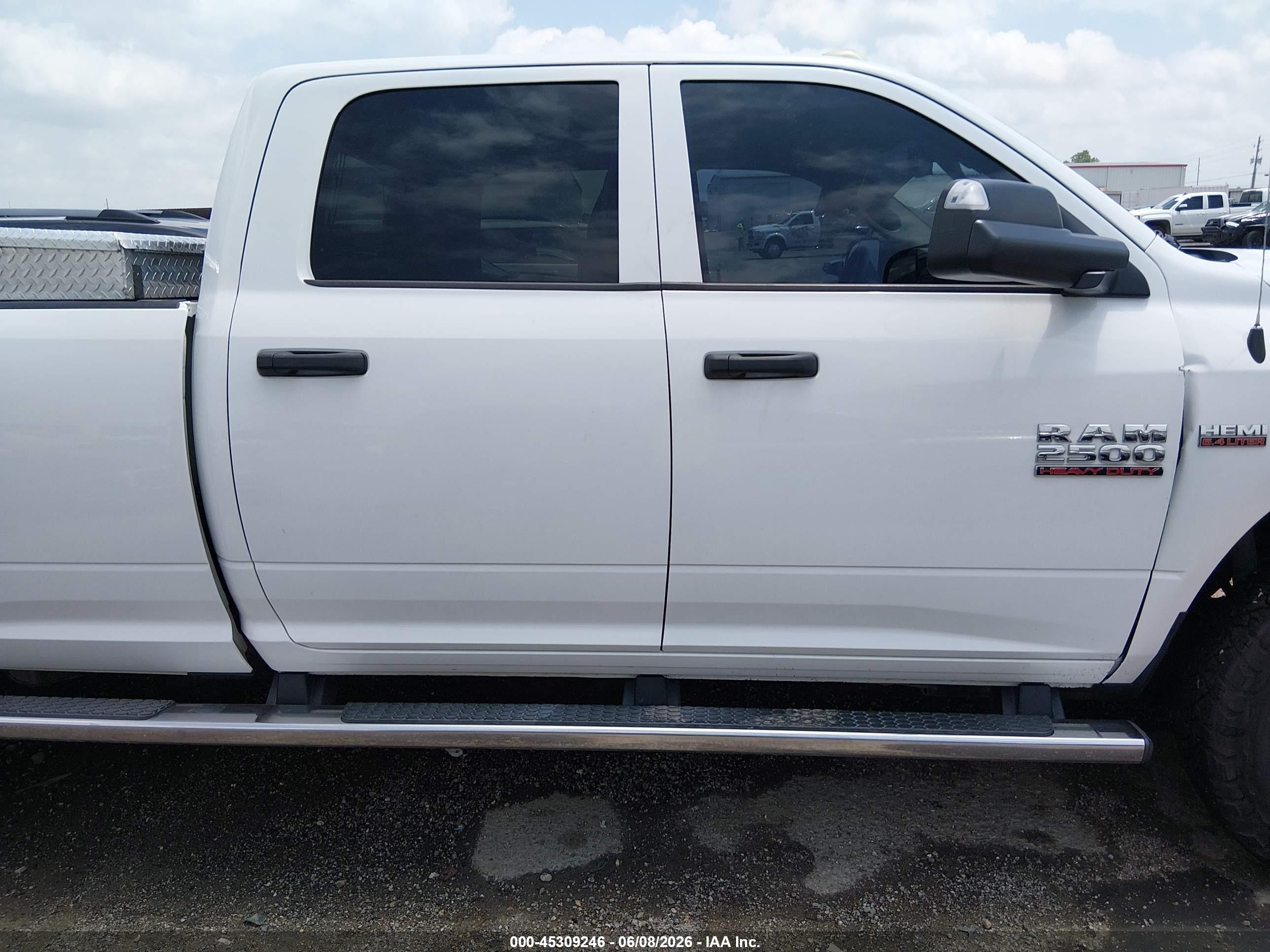 2015 Ram 2500 Tradesman White vin: 3C6UR5HJXFG649897