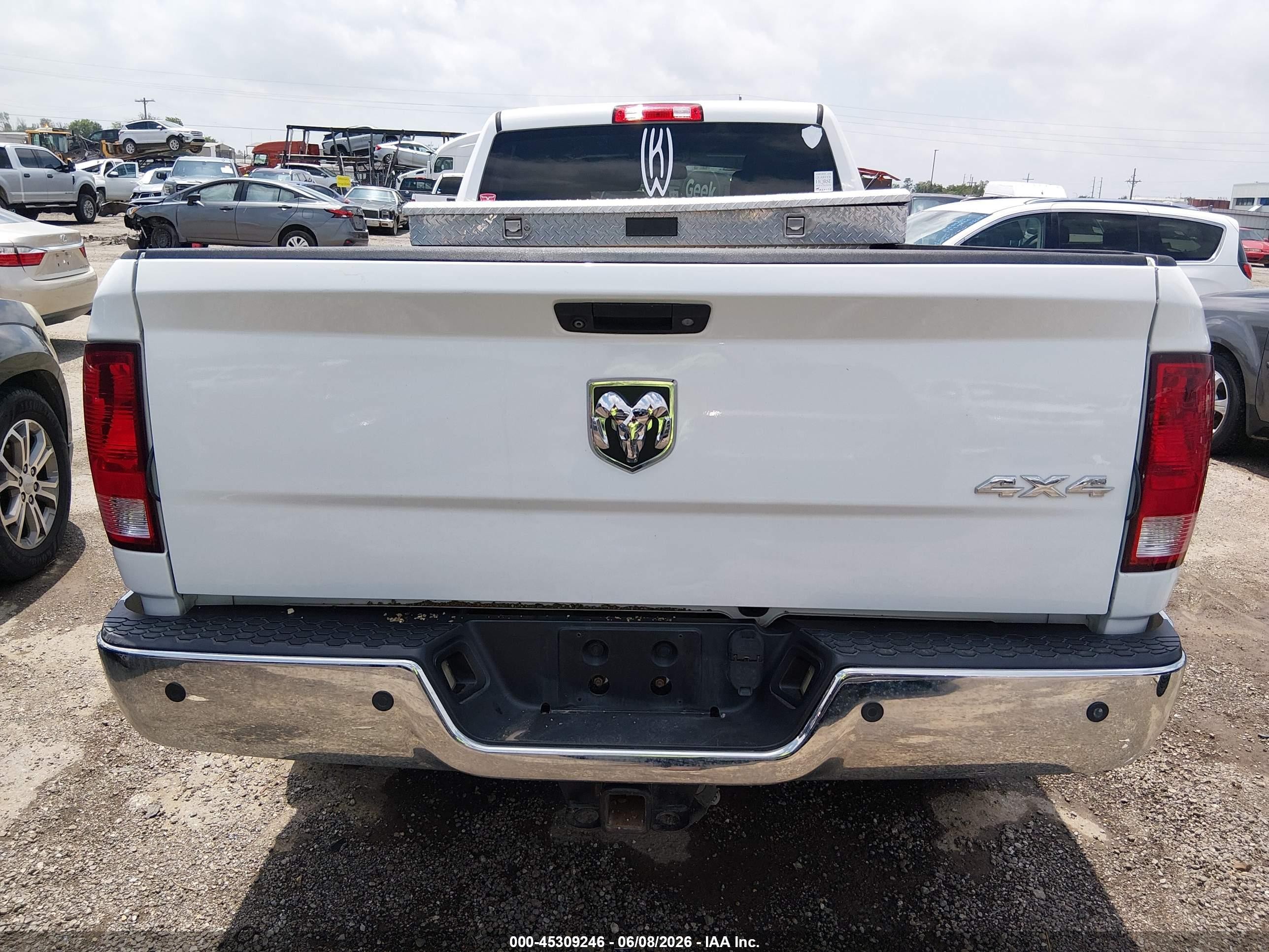 2015 Ram 2500 Tradesman White vin: 3C6UR5HJXFG649897