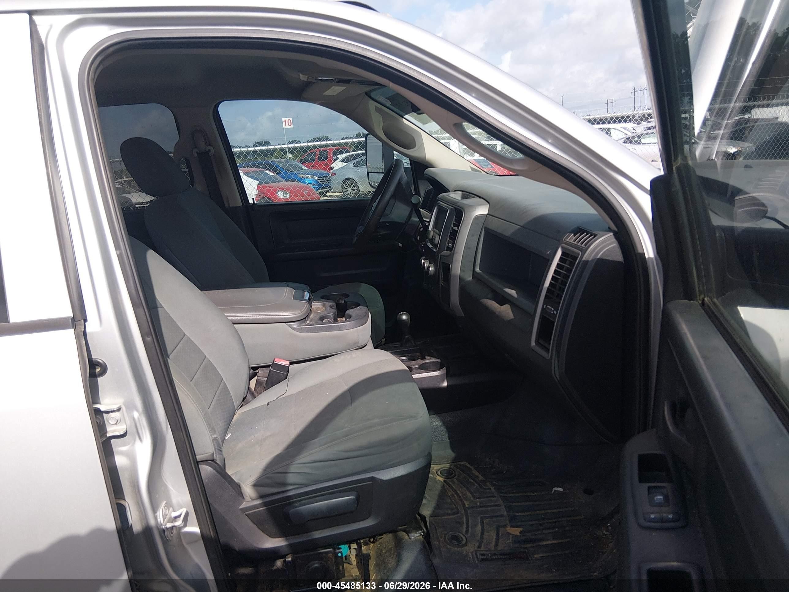 2014 Ram 2500 Tradesman Silver vin: 3C6UR5HL0EG189746