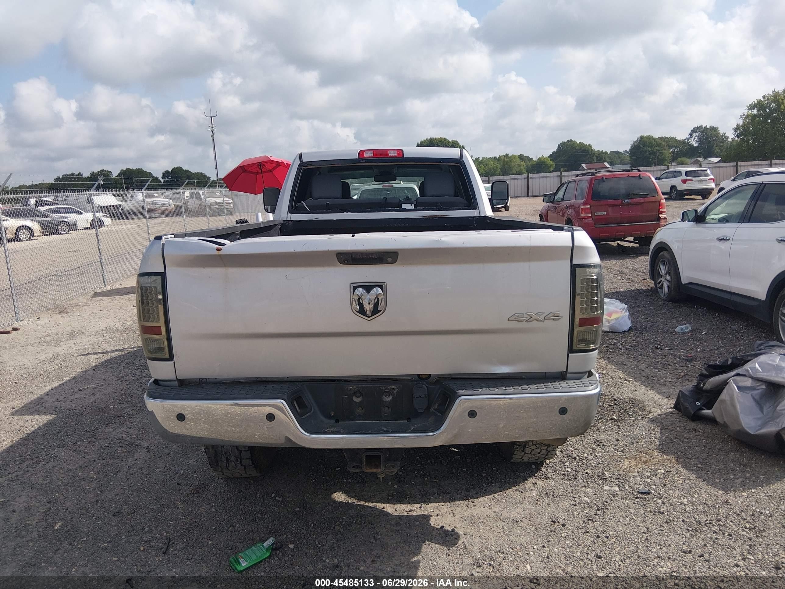2014 Ram 2500 Tradesman Silver vin: 3C6UR5HL0EG189746