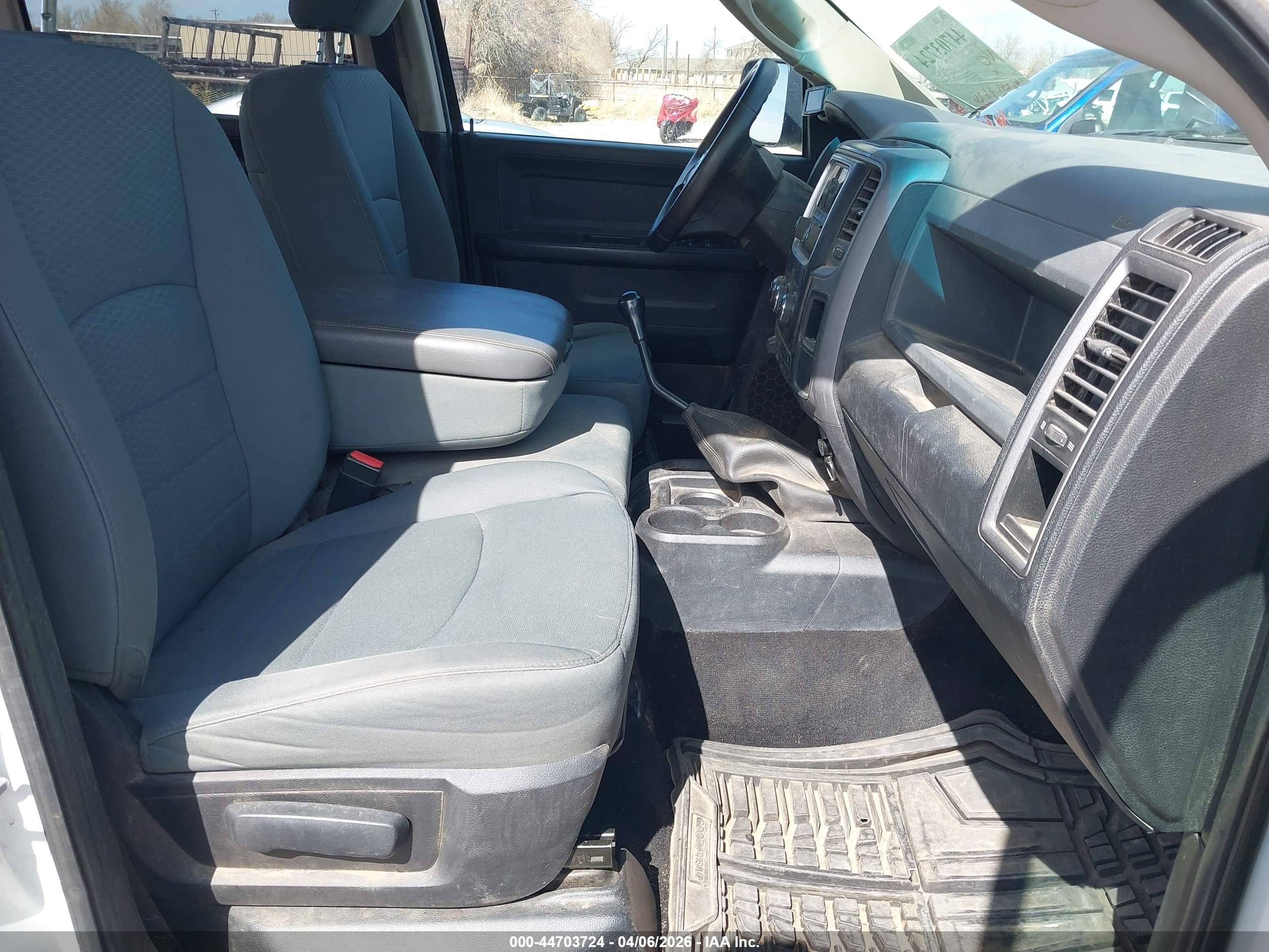 2013 Ram 2500 Tradesman White vin: 3C6UR5HL2DG603351