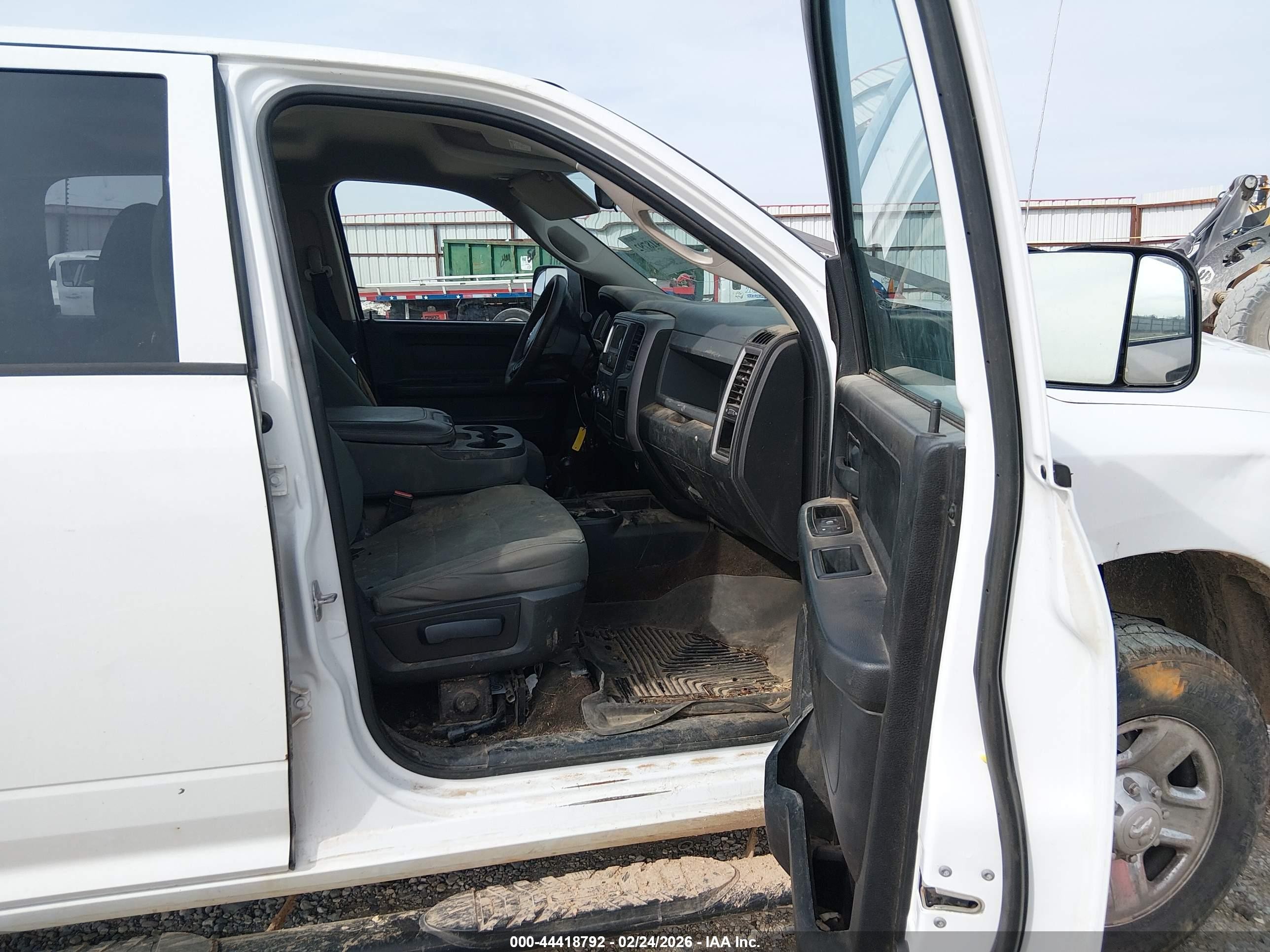 2014 Ram 2500 Tradesman White vin: 3C6UR5HL3EG309300