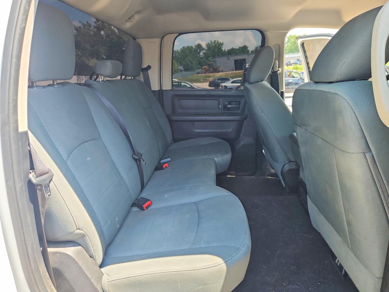 2014 Ram 2500 St White vin: 3C6UR5HL4EG299554