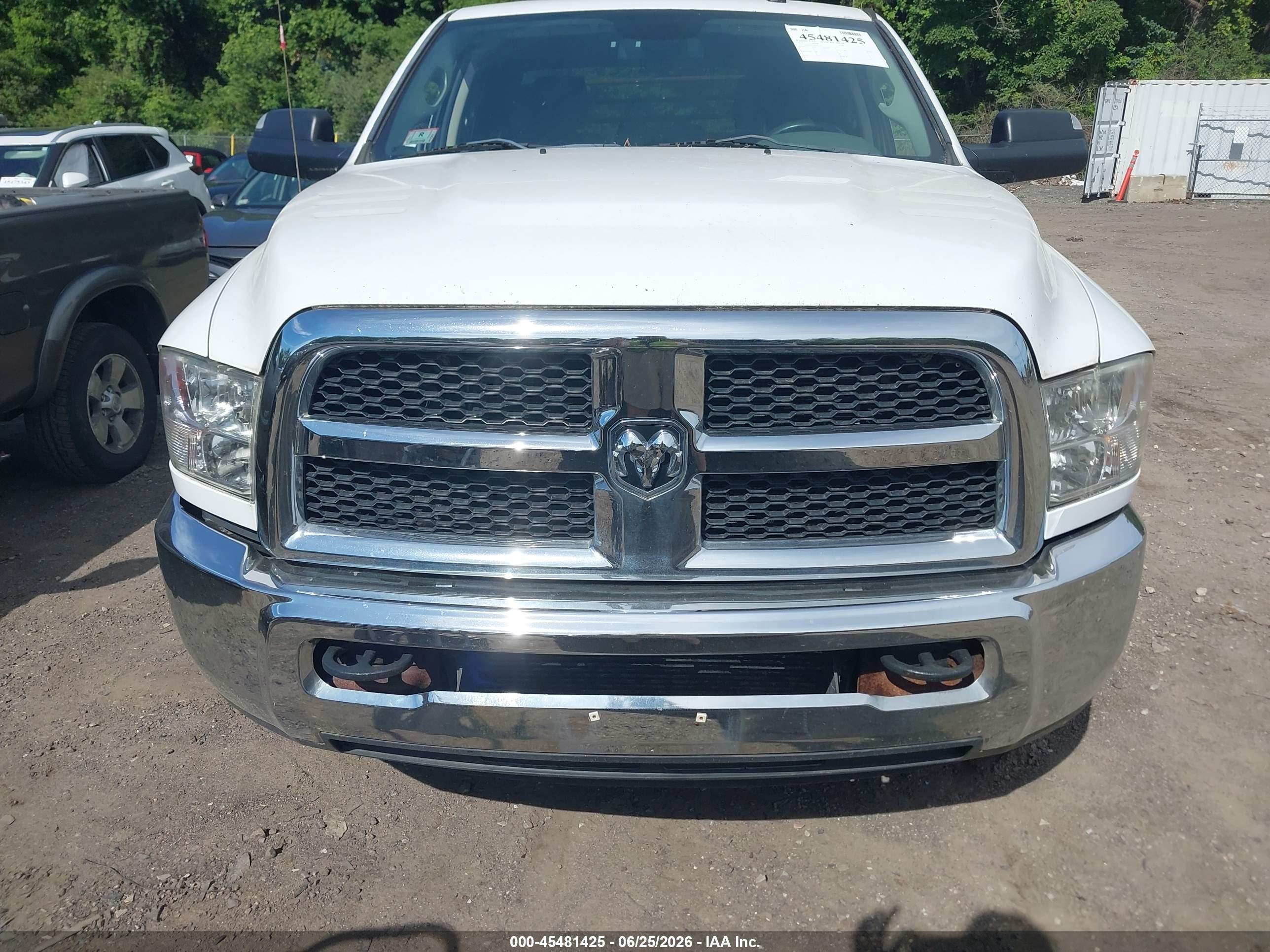 2013 Ram 2500 Tradesman White vin: 3C6UR5HL8DG612152