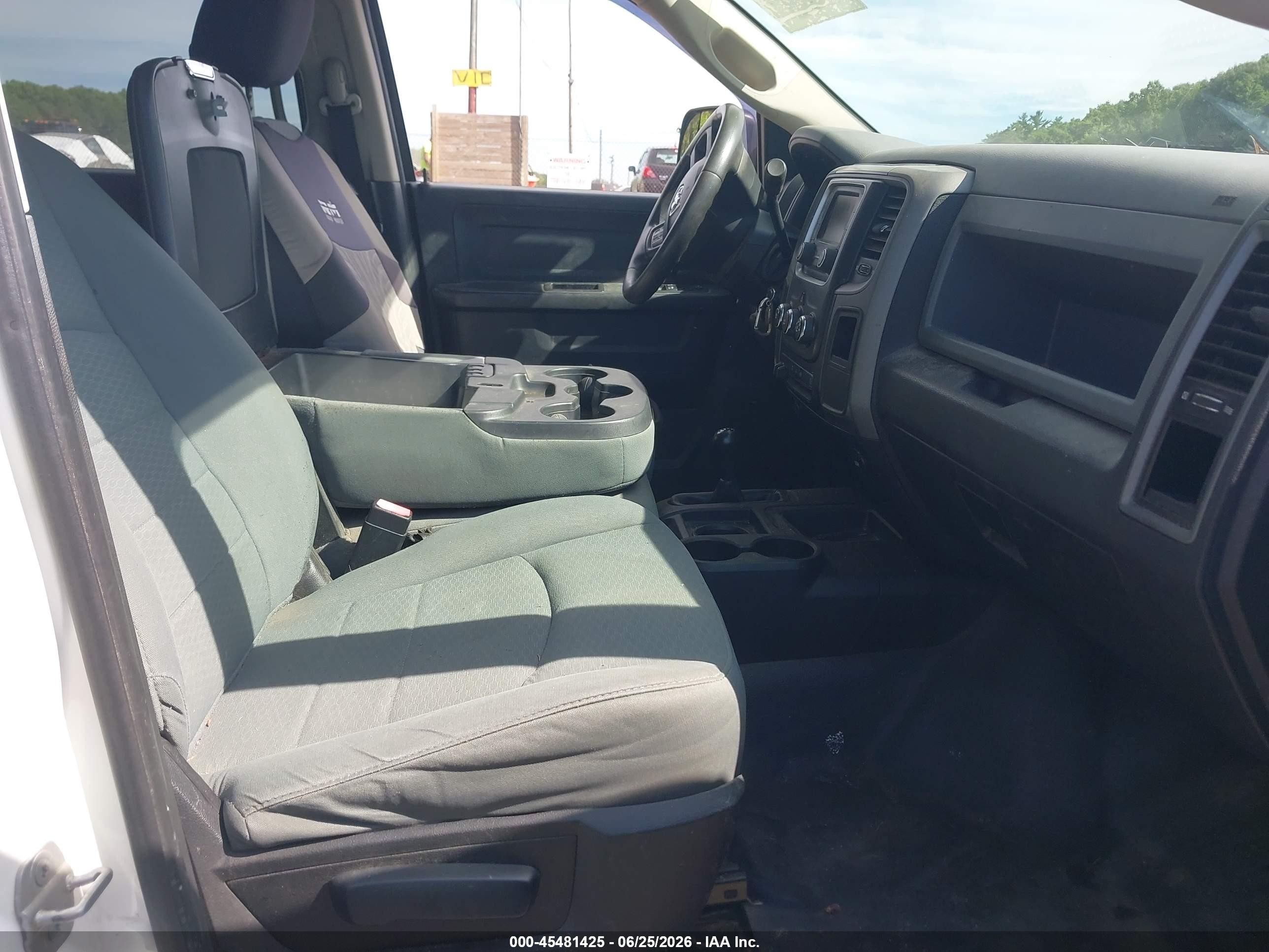 2013 Ram 2500 Tradesman White vin: 3C6UR5HL8DG612152