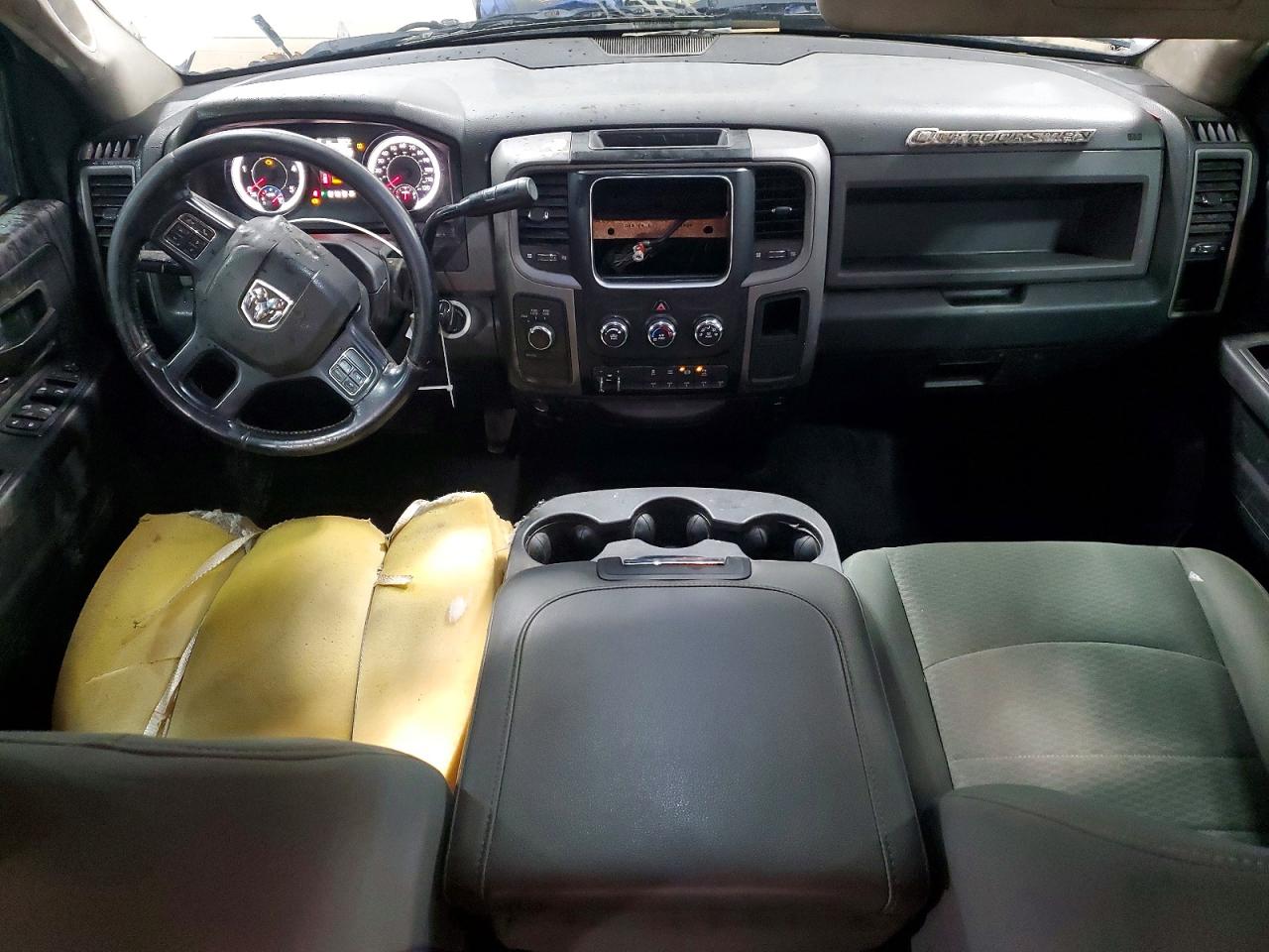 2016 Ram 2500 St Белый vin: 3C6UR5HLXGG260499