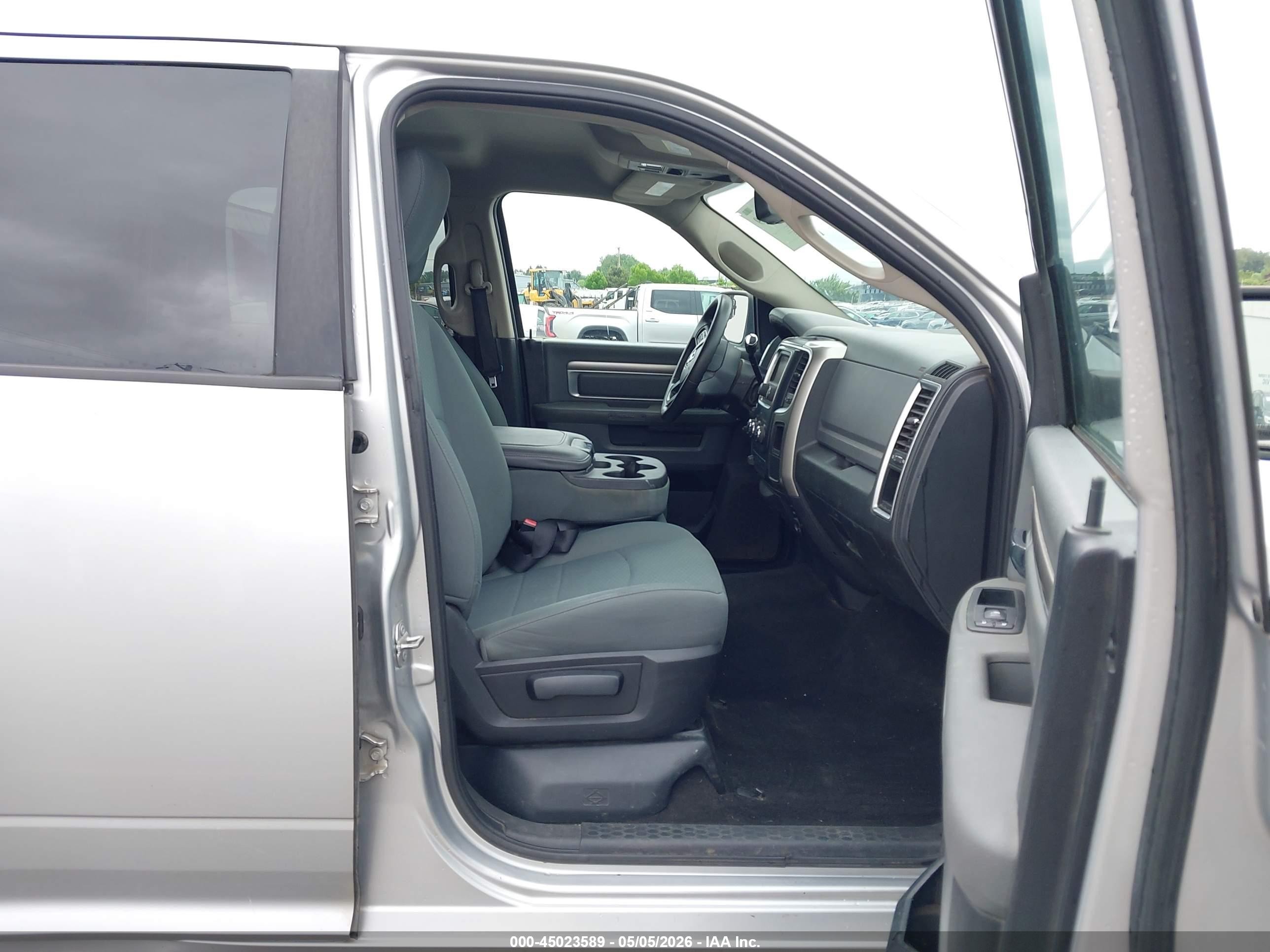 2015 Ram 2500 Slt Silver vin: 3C6UR5JL0FG691622